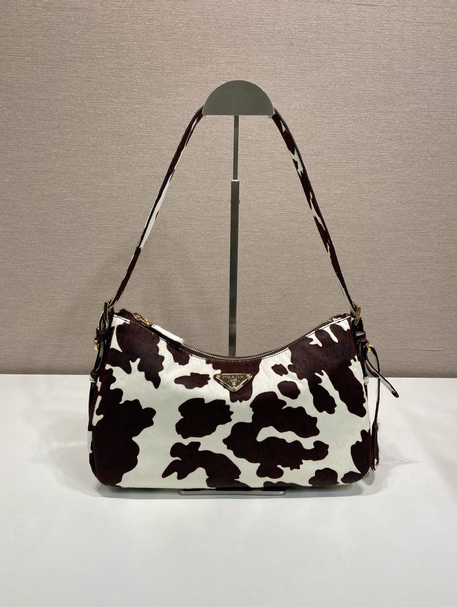 Bagsaaa Pra*a Aimèe medium printed calf hair shoulder bag in white and dark brown 1BC229 - 31cm