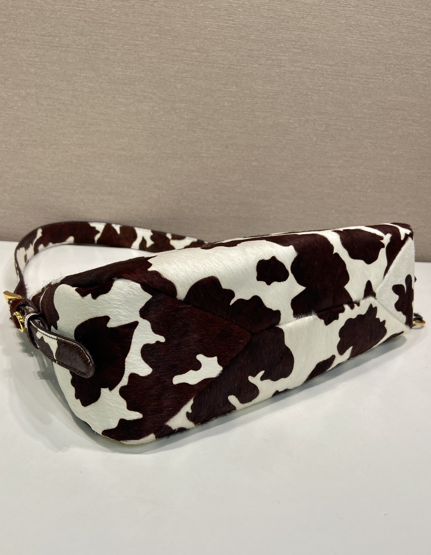 Bagsaaa Pra*a Aimèe medium printed calf hair shoulder bag in white and dark brown 1BC229 - 31cm