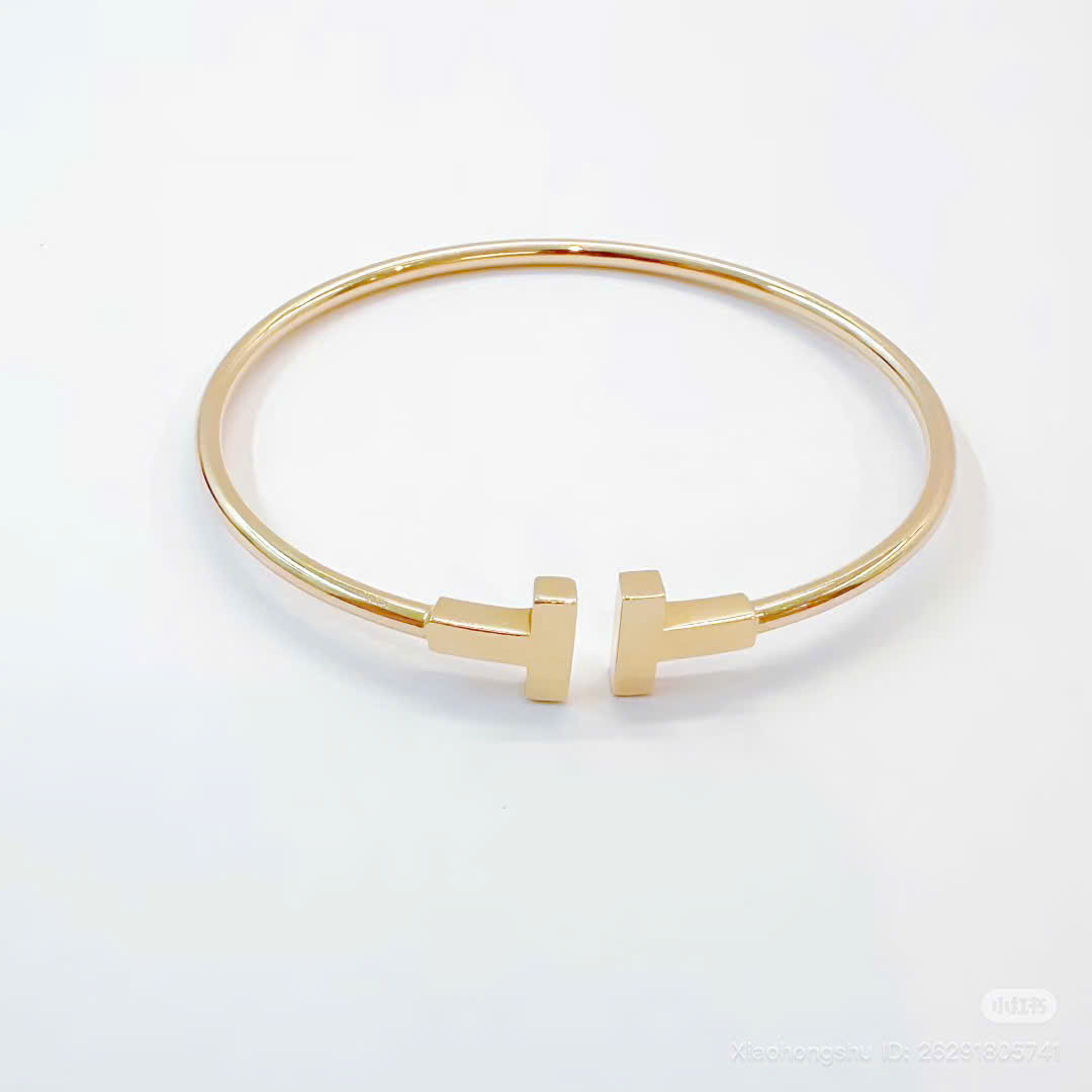 Bagsaaa T*f*ny T Wire Bracelet in yellow gold