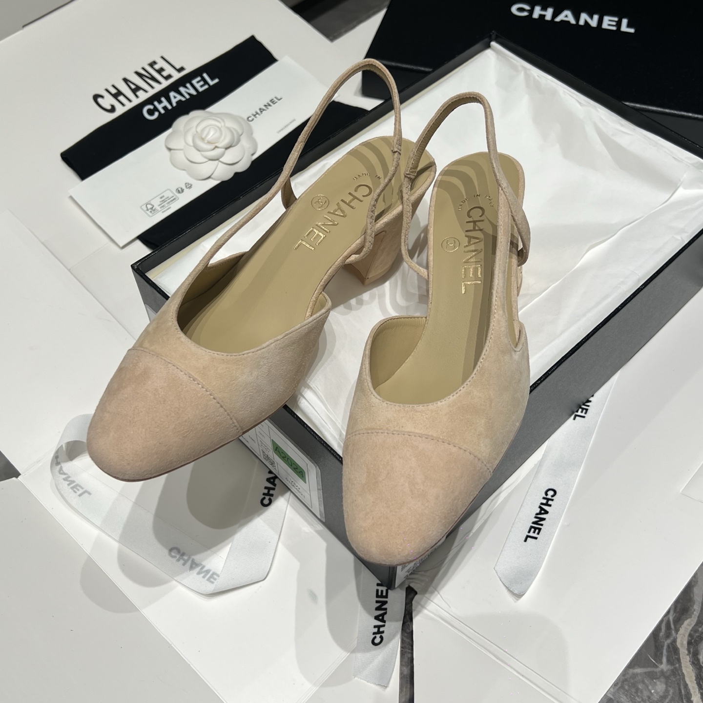 Bagsaaa Ch**el two-tone beige cap toe suede slingback sandals