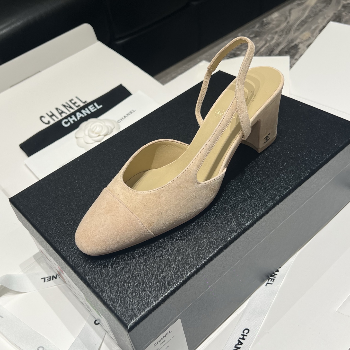 Bagsaaa Ch**el two-tone beige cap toe suede slingback sandals