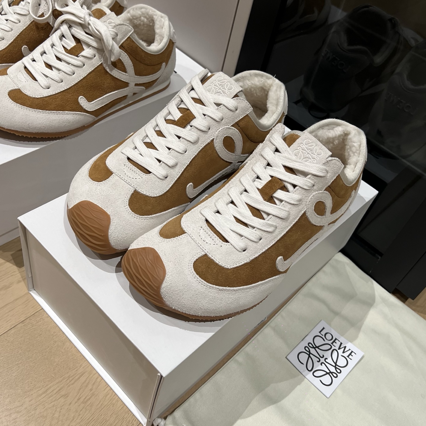 Bagsaaa L0ew* Ballet Runner 2.0 sneakers in a tan and white colorway