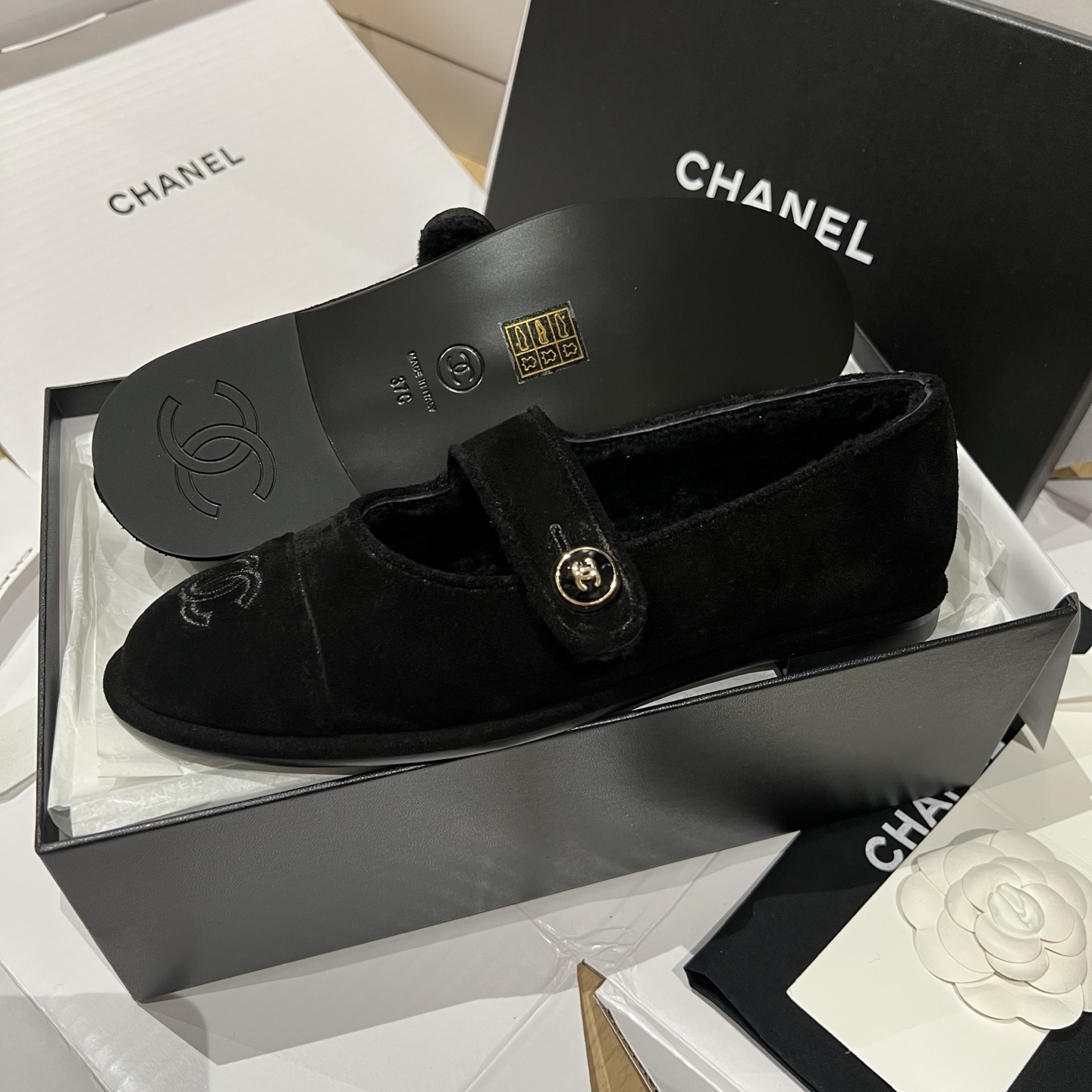 Bagsaaa Ch**el Mary Jane flat shoes in black suede with shearling