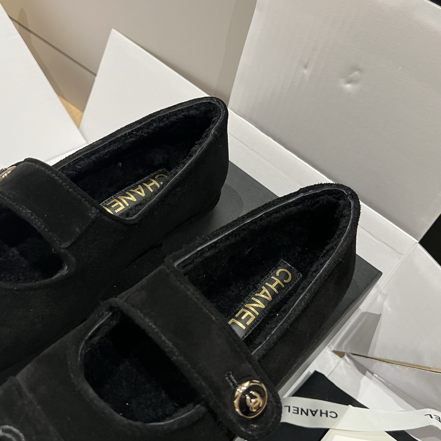 Bagsaaa Ch**el Mary Jane flat shoes in black suede with shearling