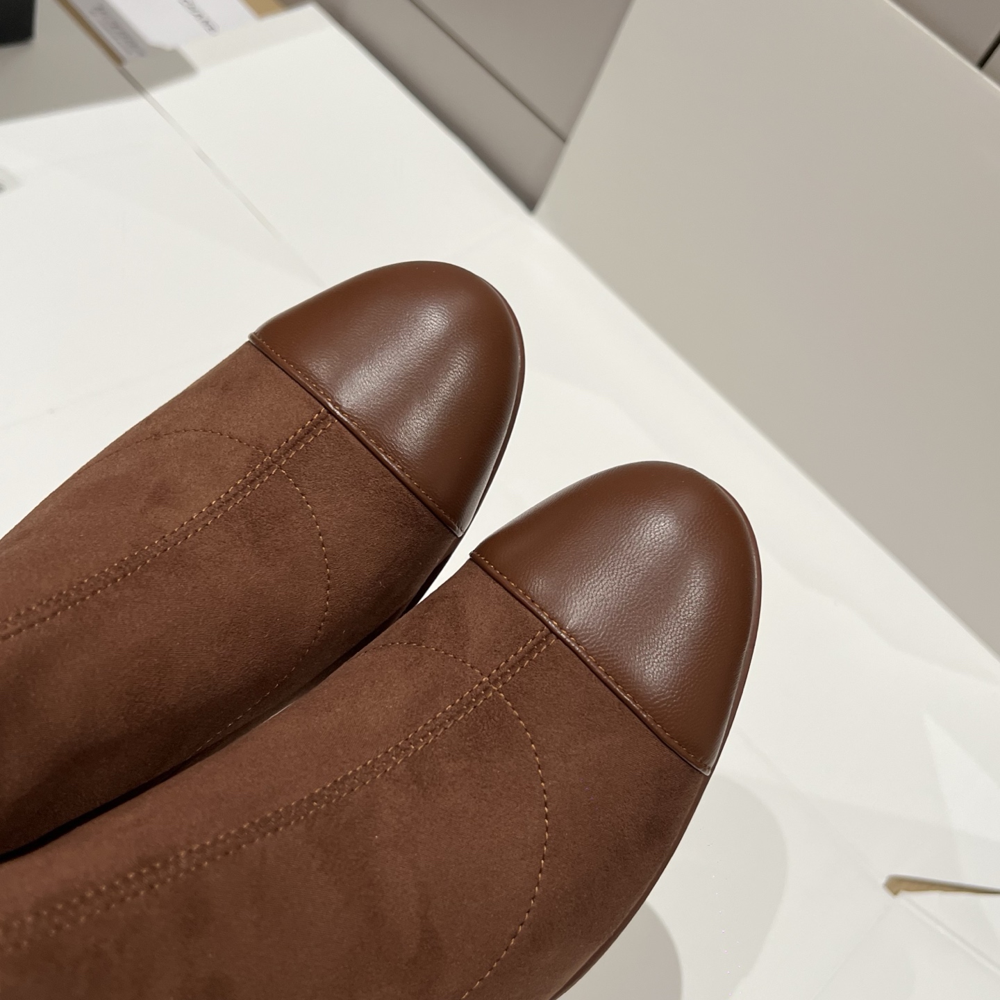 Bagsaaa Ch**el brown suede cap-toe ankle boots with zipper