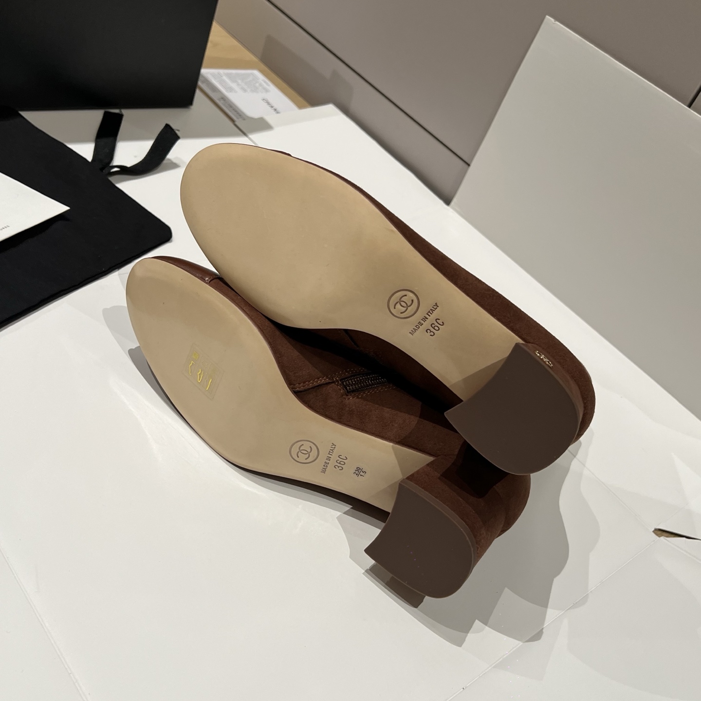 Bagsaaa Ch**el brown suede cap-toe ankle boots with zipper
