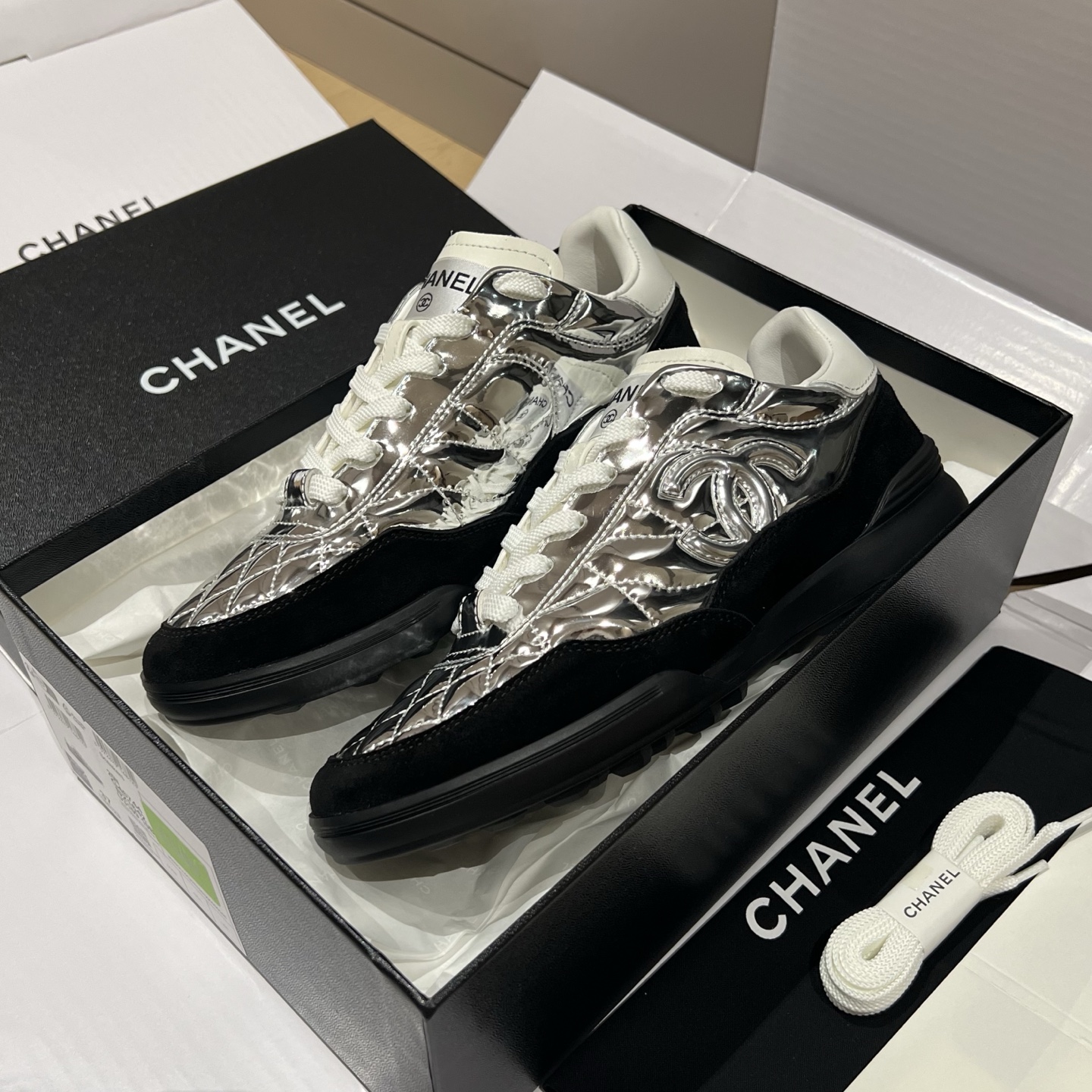 Bagsaaa Ch**el sneakers in silver quilted material and black suede