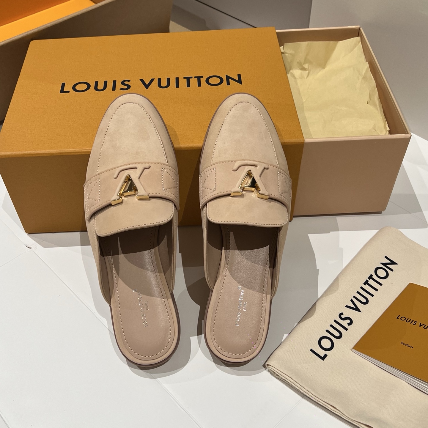 Bagsaaa L0vis Vvtt0n LV Mare Open Back Loafer in beige