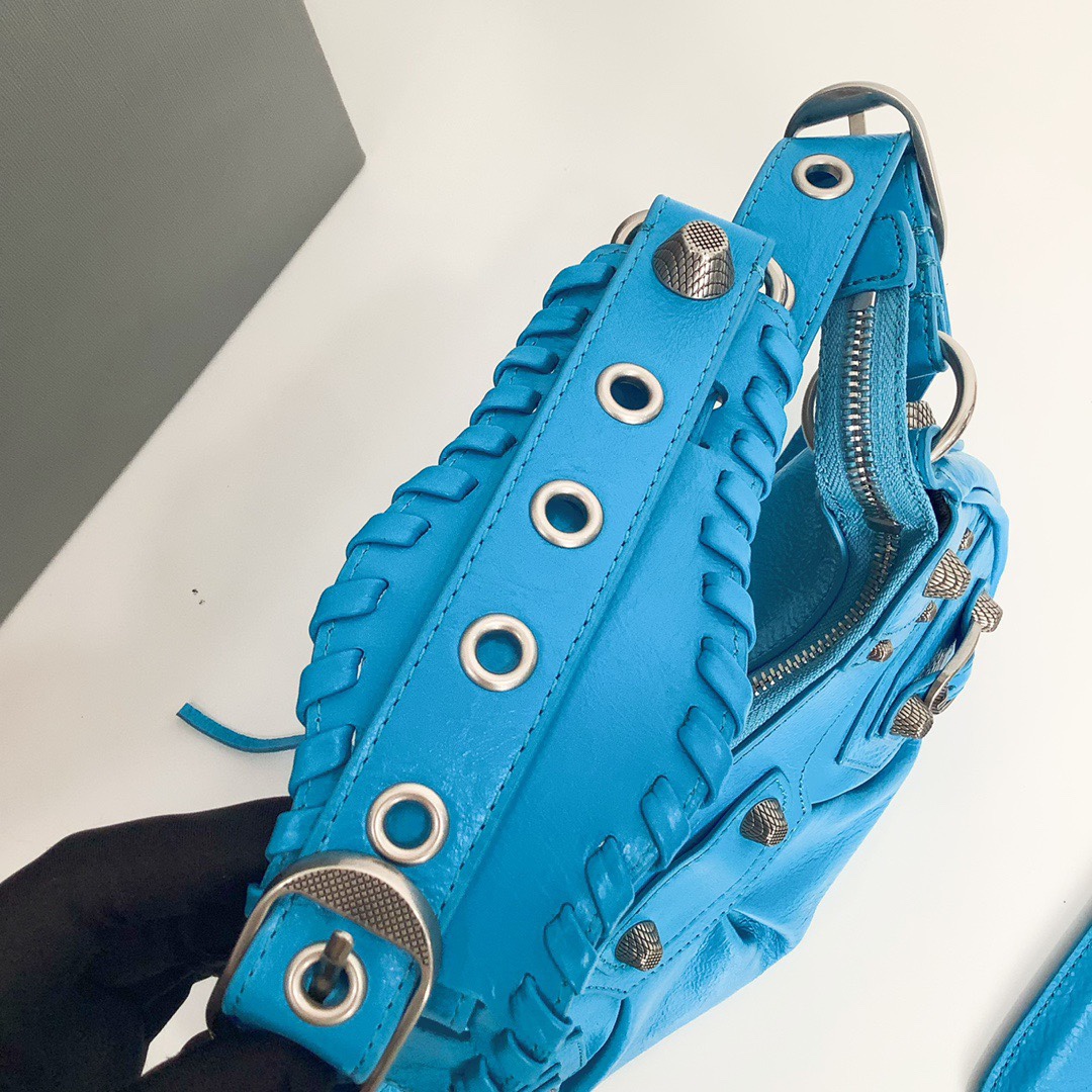 Bagsaaa Ba1en*iaga Le Cagole XS shoulder bag in sky blue - 26cm