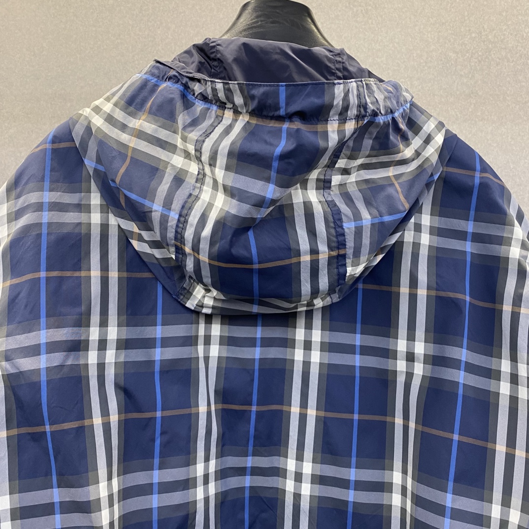 Bagsaaa Bv*b*rry Reversible Check Hooded Jacket