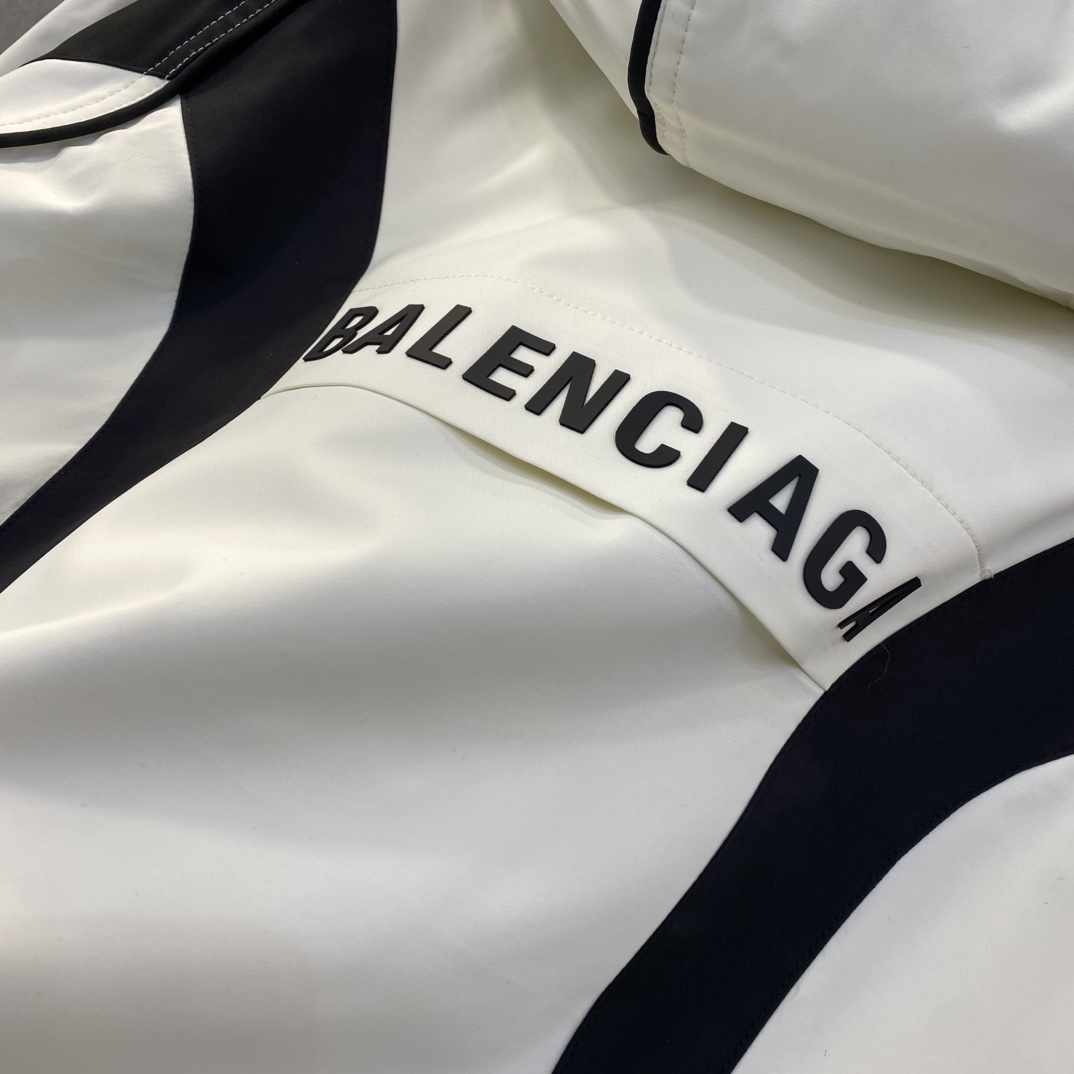 Bagsaaa Ba1en*iaga 3B Sports Icon Water Repellent Hoodie Oversized jacket in white