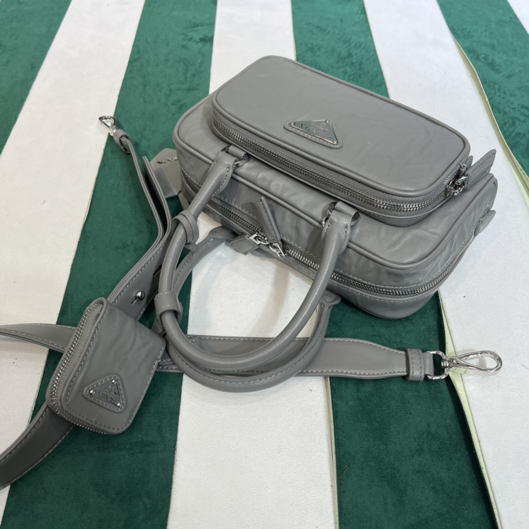 Bagsaaa Pra*a small antique nappa leather multi-pocket top-handle bag gray - 24cm
