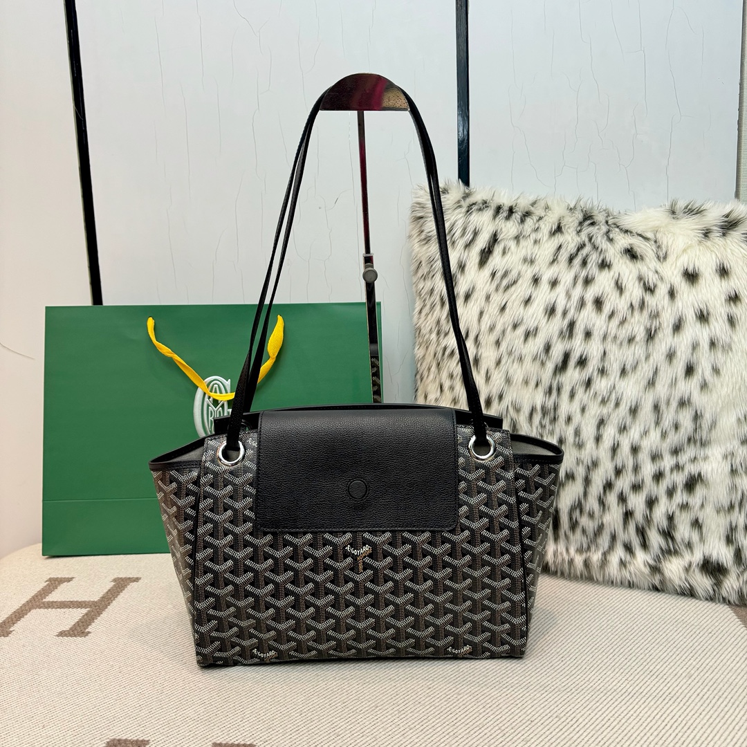 Bagsaaa G09ard Rouette Souple PM bag in black G09ardine canvas and leather -30cm