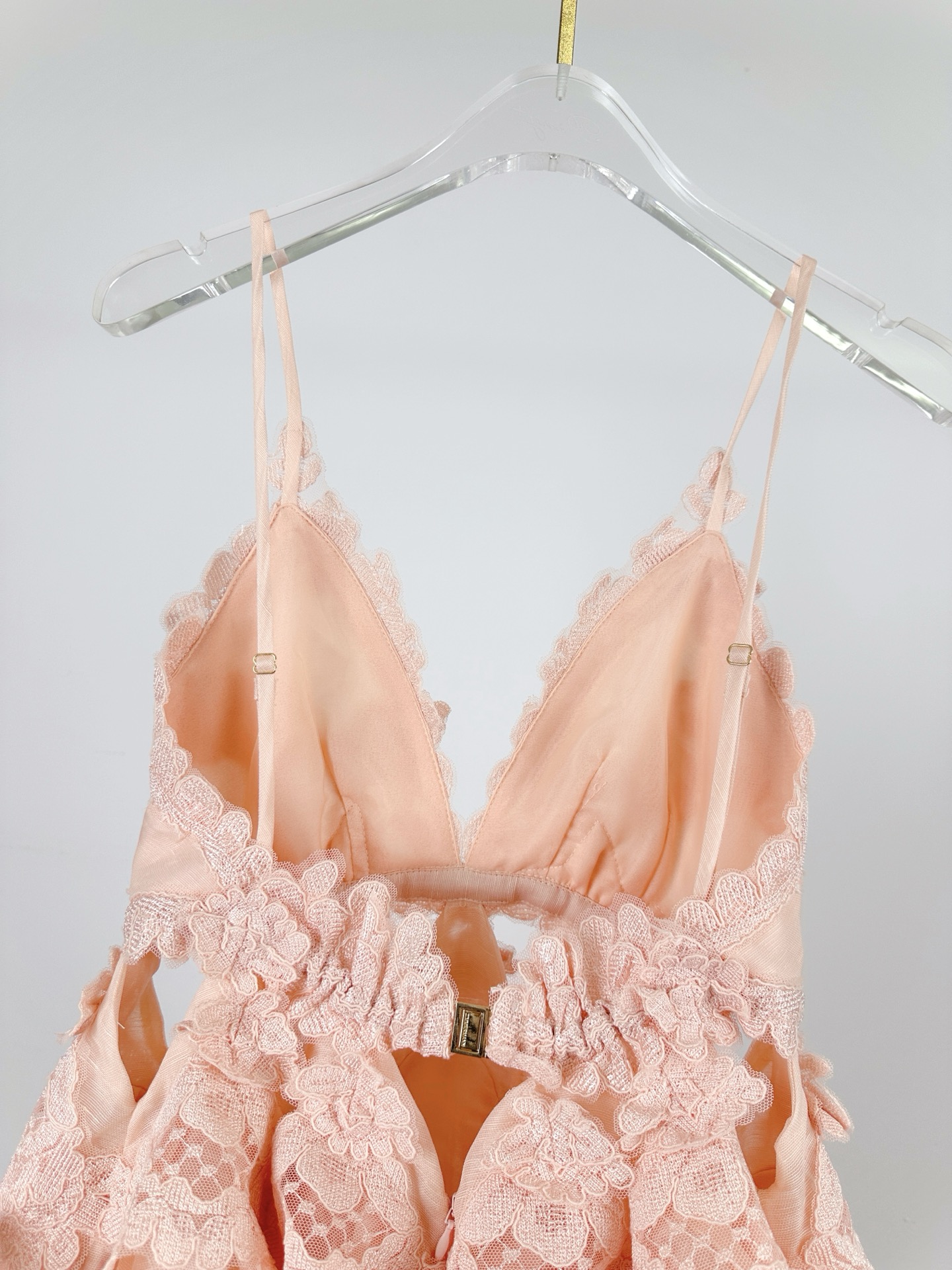 Bagsaaa Zimmermann Crush Lace-Trim Tiered Linen-Silk Blend Maxi Dress in Pale Pink