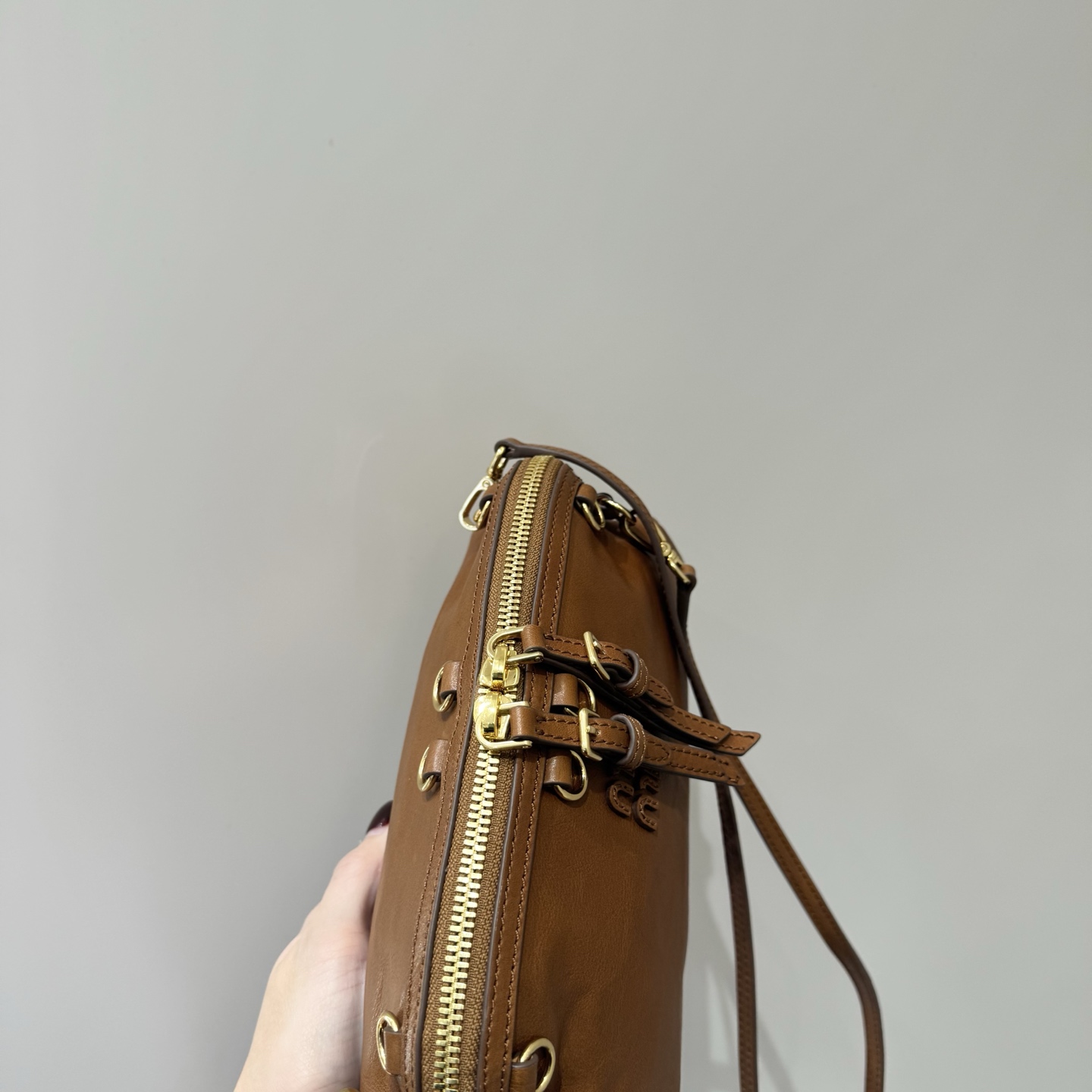 Bagsaaa Miu Miu Aventure nappa leather bag in oak brown - 24cm