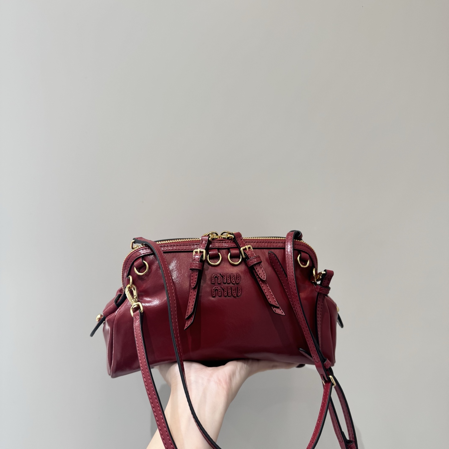 Bagsaaa Miu Miu Aventure nappa leather bag in red - 24cm