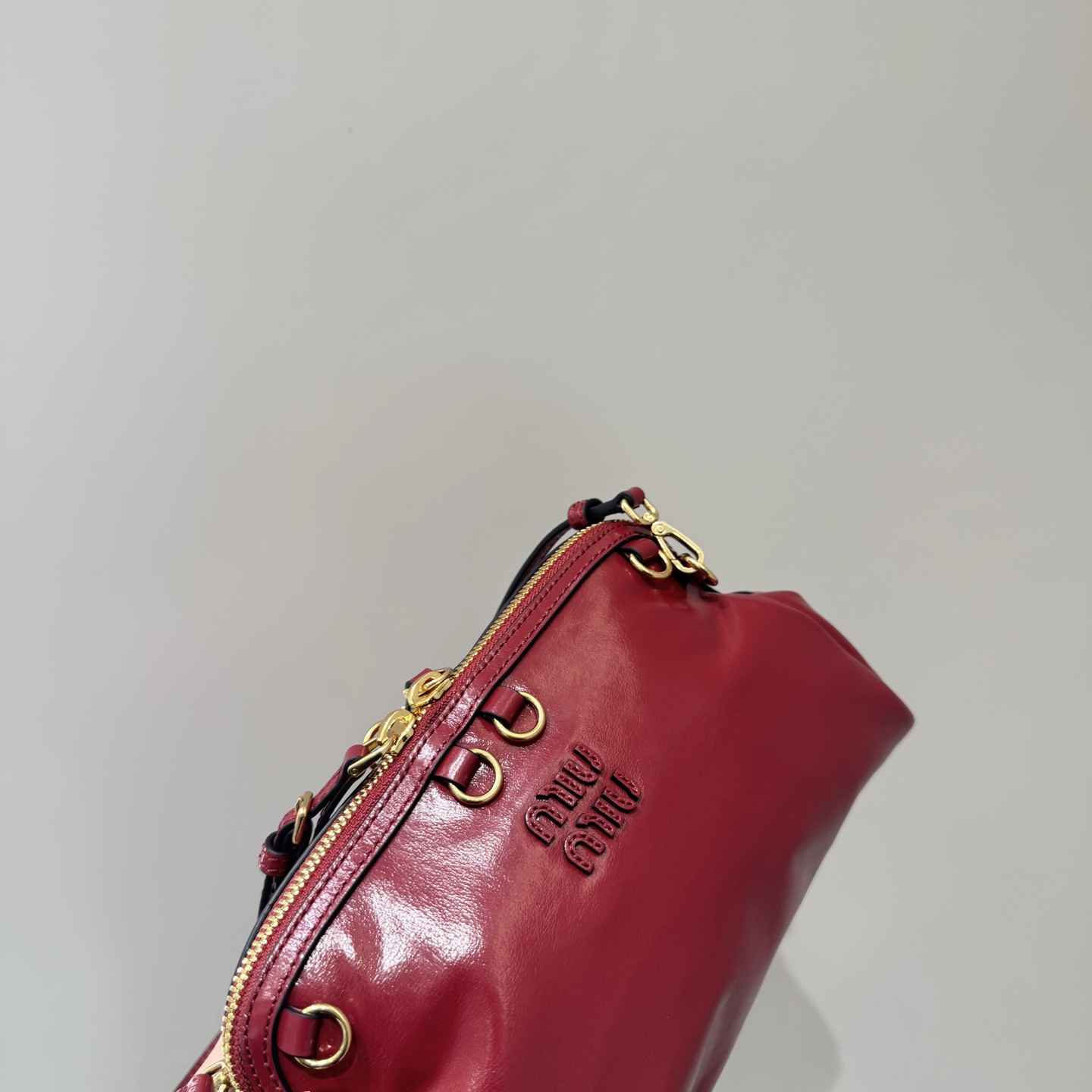 Bagsaaa Miu Miu Aventure nappa leather bag in red - 24cm
