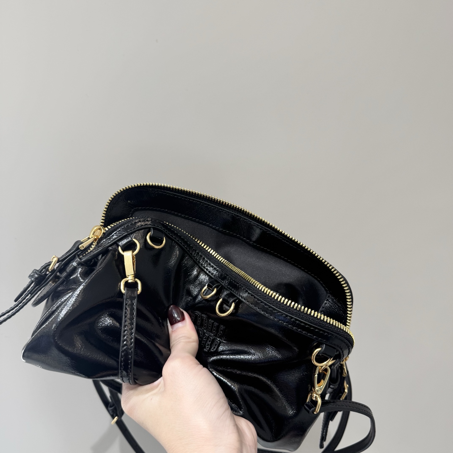 Bagsaaa Miu Miu Aventure nappa leather bag in black - 24cm