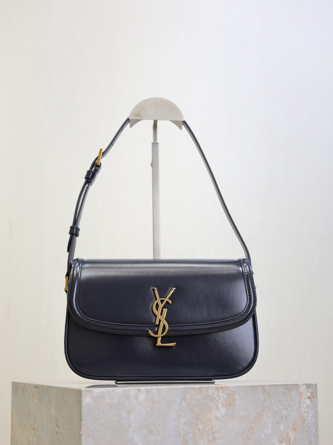 Bagsaaa Y51 Sa1nt Lau*nt Solferino medium shoulder bag in navy blue - 24cm