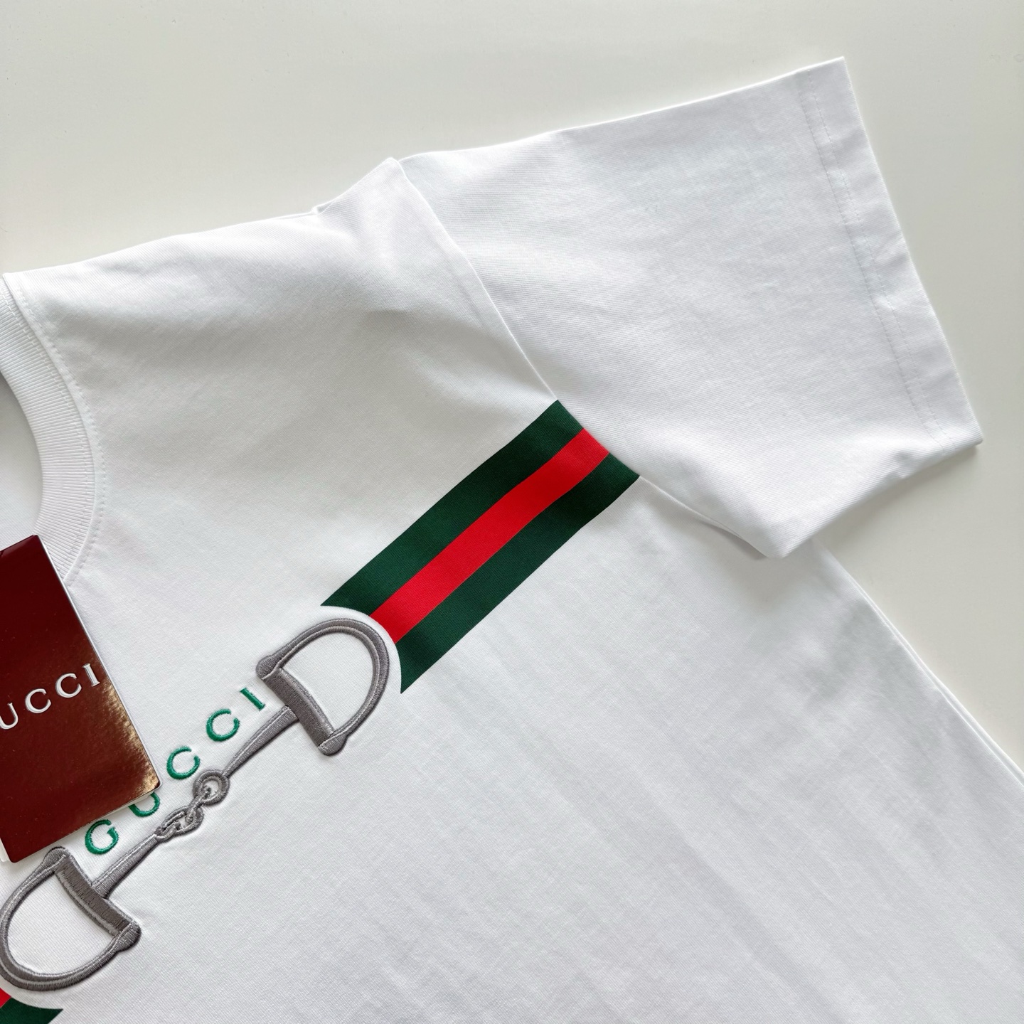 Bagsaaa Gvc*1 cotton jersey T-shirt with a green and red Web stripe