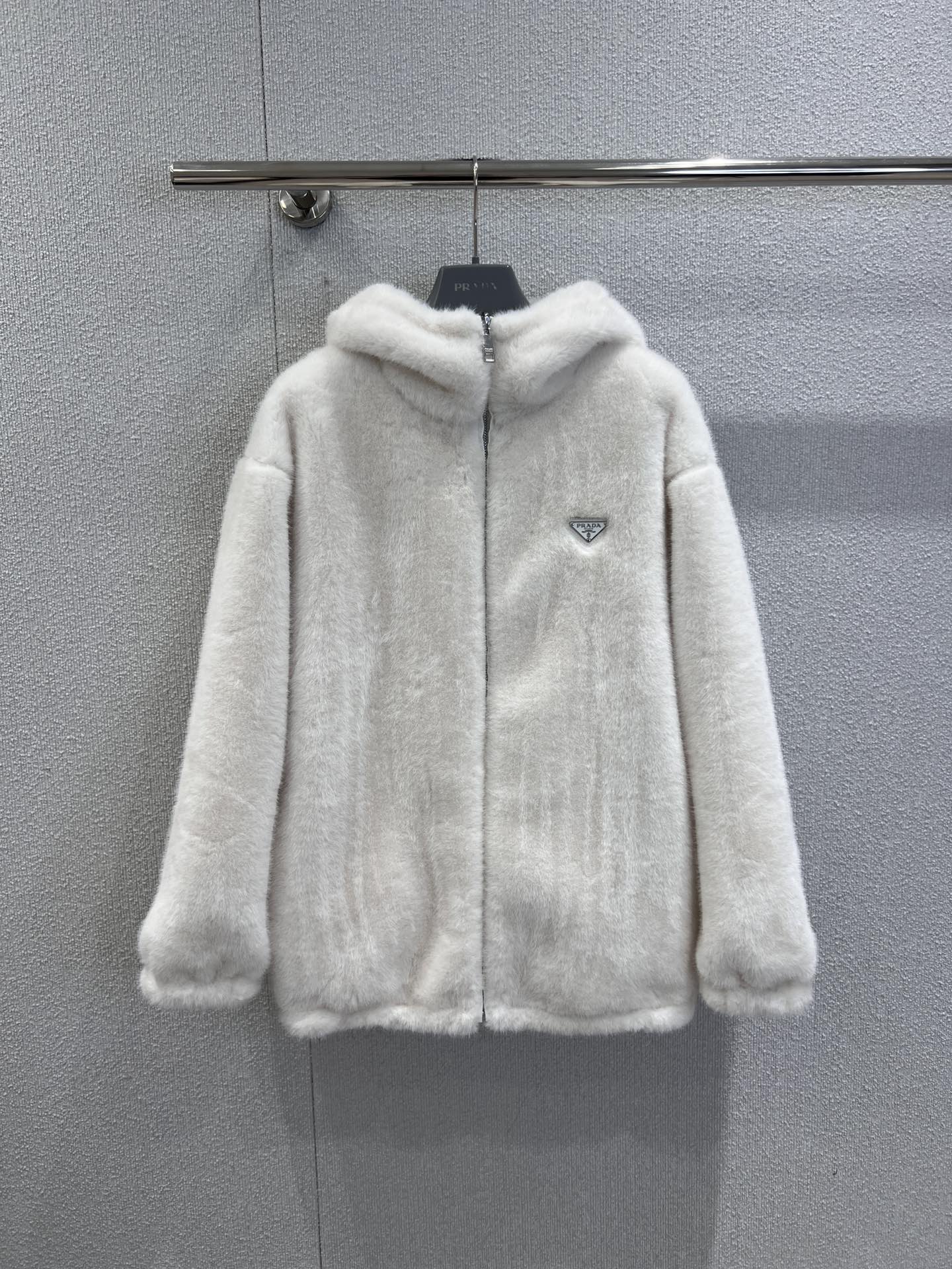 Bagsaaa Pra*a Reversible Aspen Jacket in faux fur white