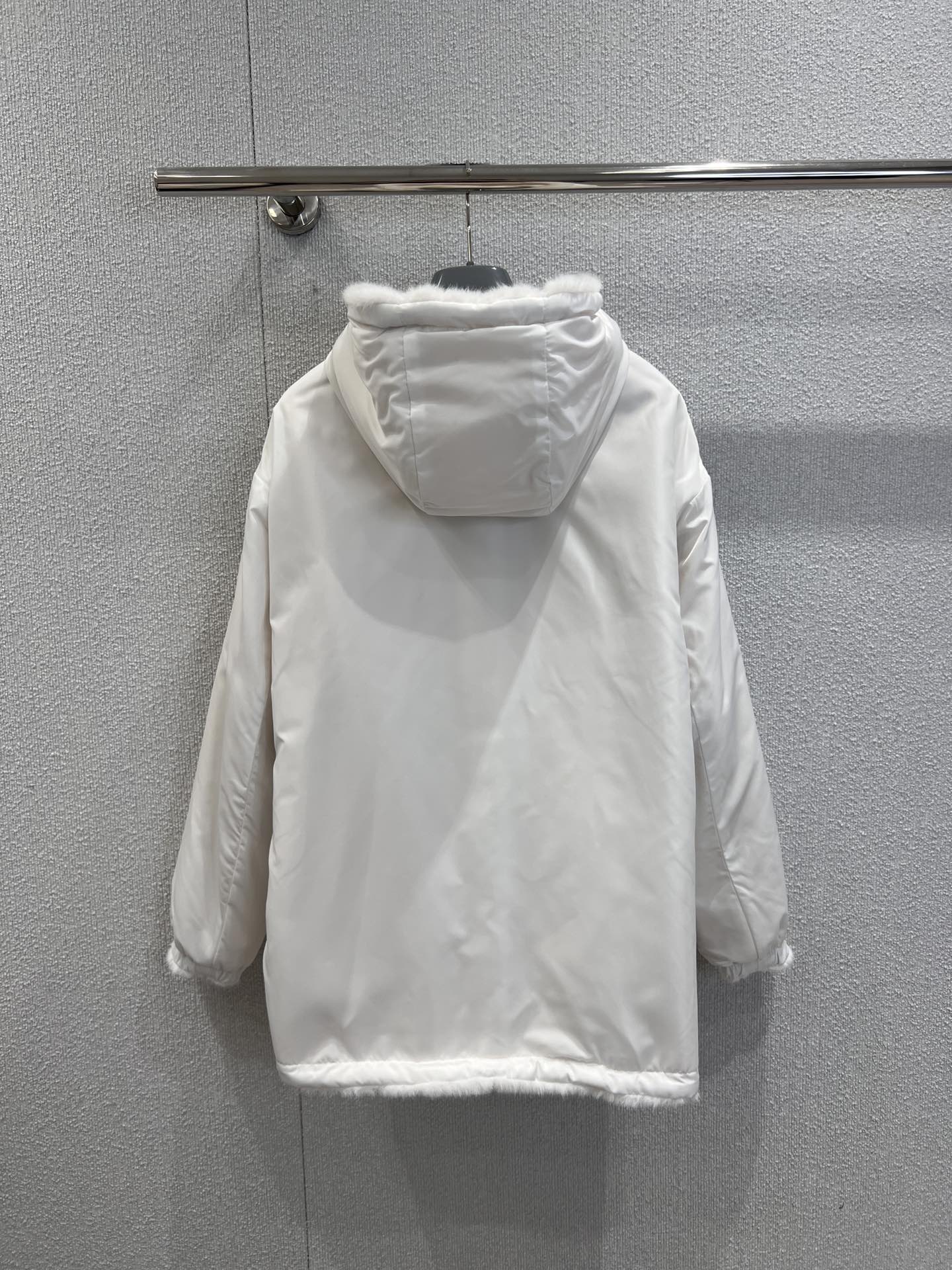 Bagsaaa Pra*a Reversible Aspen Jacket in faux fur white