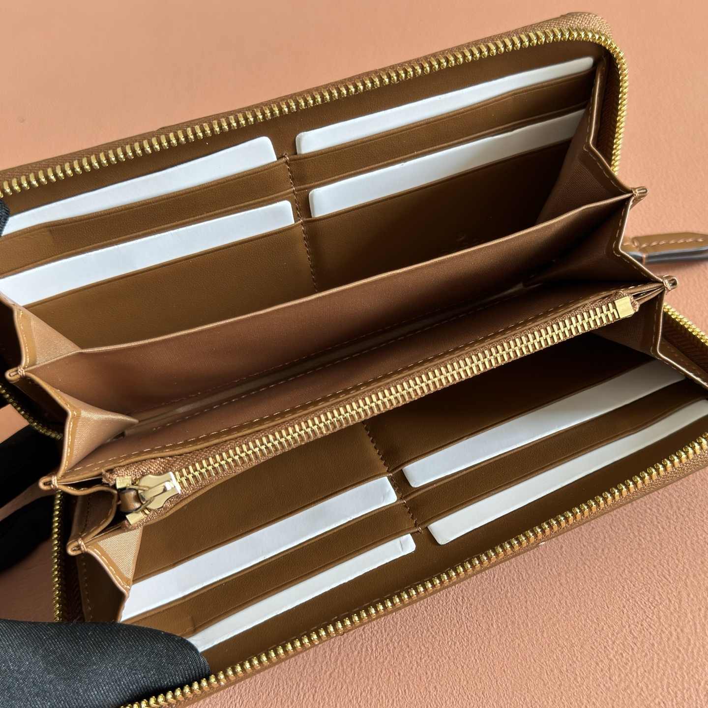 Bagsaaa Gvc*1 GG Marmont zip around wallet 837758 brown - 19cm