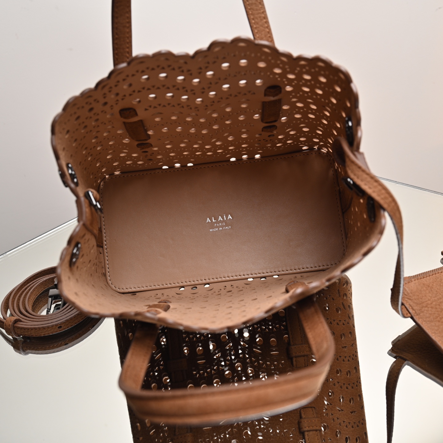 Bagsaaa Alaïa Mina 20 laser-cut nubuck tote bag in brown color - 20cm