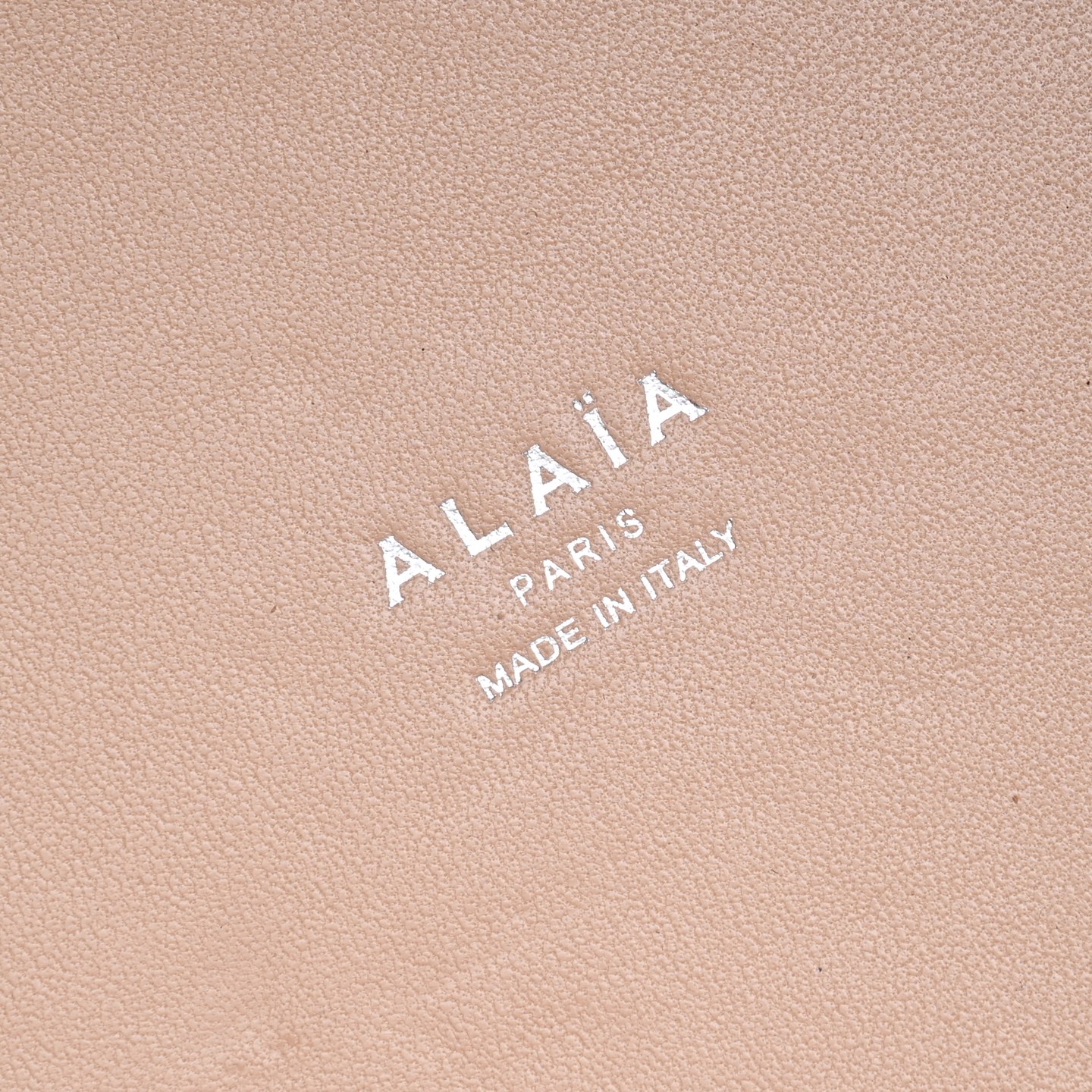 Bagsaaa Alaïa Mina 25 tote bag in calfskin light beige - 25cm