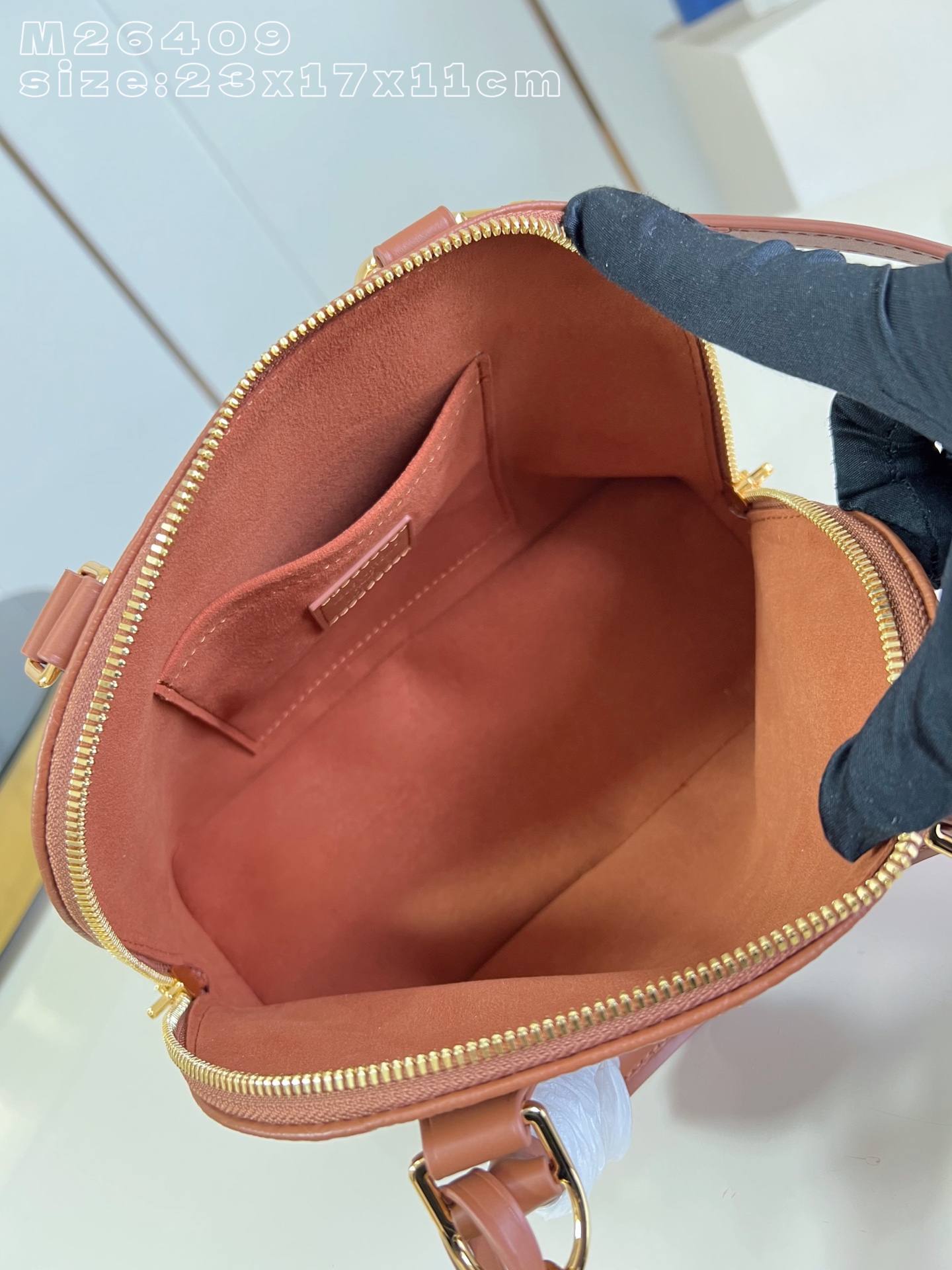 Bagsaaa L0vis Vvtt0n Alma BB handbag in Monogram Empreinte M26409 brown - 23cm