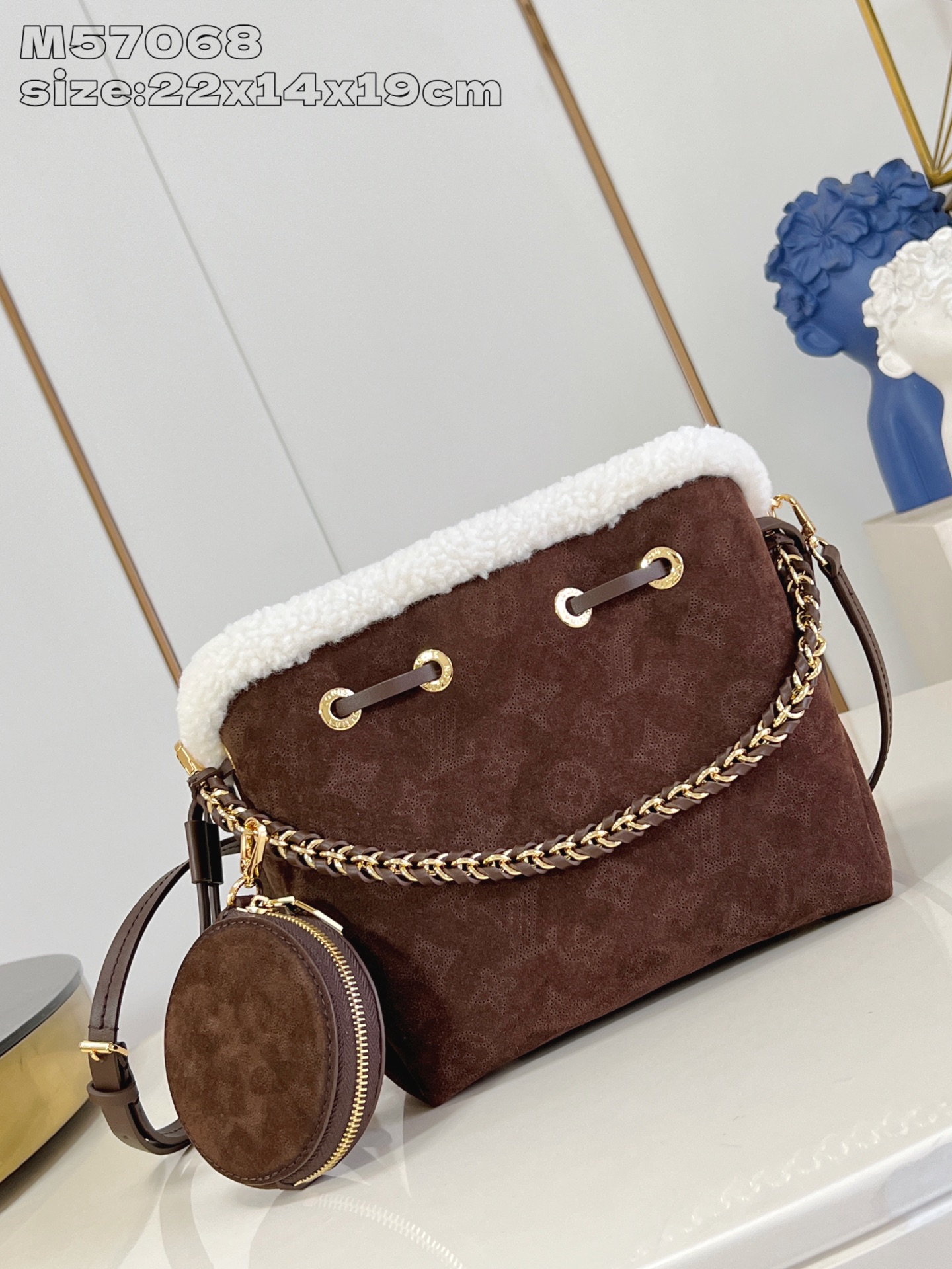 Bagsaaa L0vis Vvtt0n Bella bucket bag in dark brown with shearling - 22cm