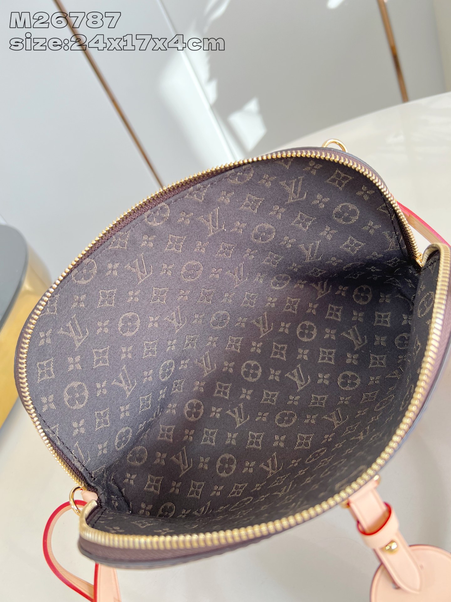 Bagsaaa L0vis Vvtt0n Tag Me Pouch in Monogram canvas - 24cm