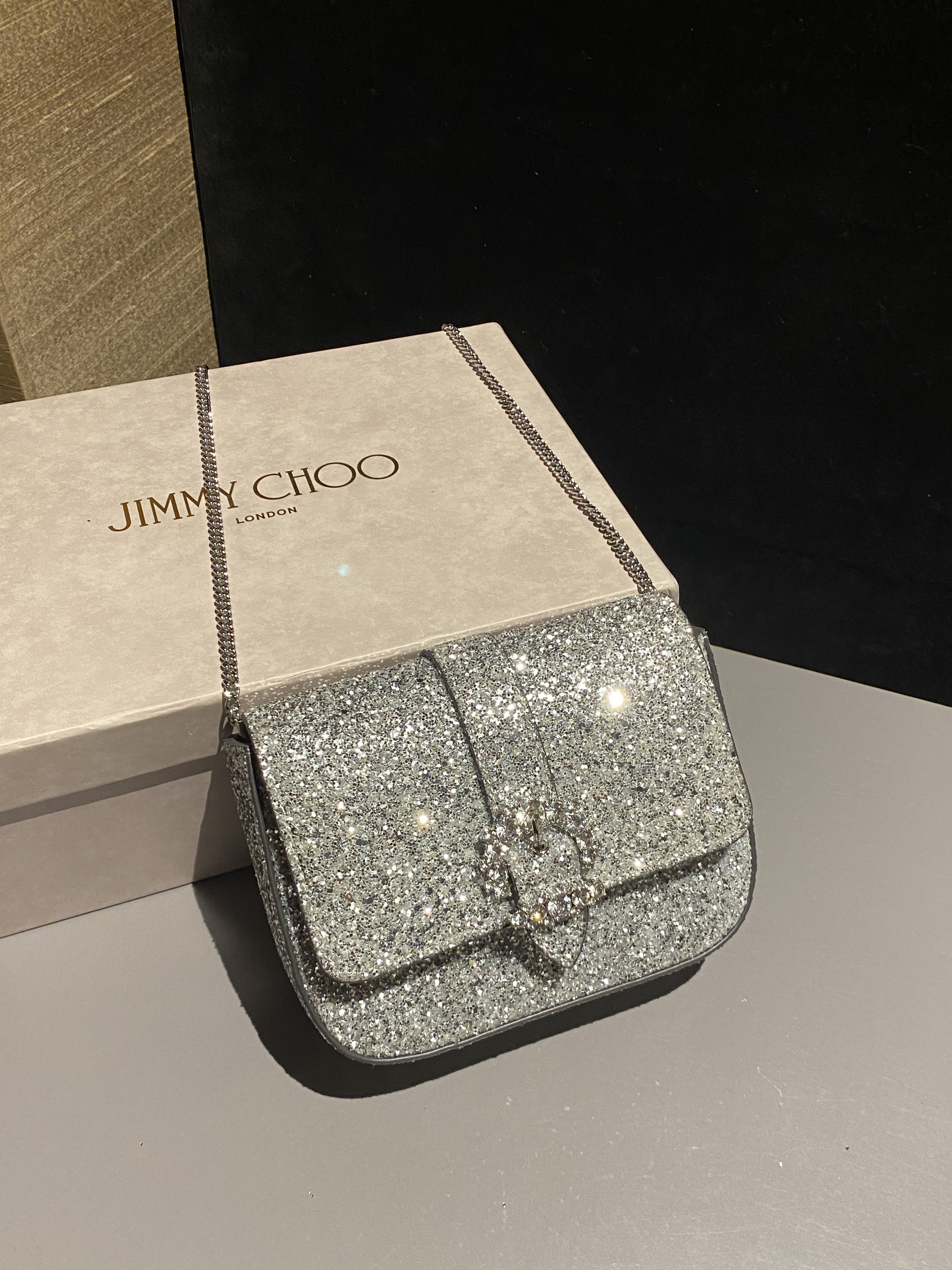 Bagsaaa J1m*y Ch00 Cheri glitter crossbody bag with silver crystal-embellished - 18cm