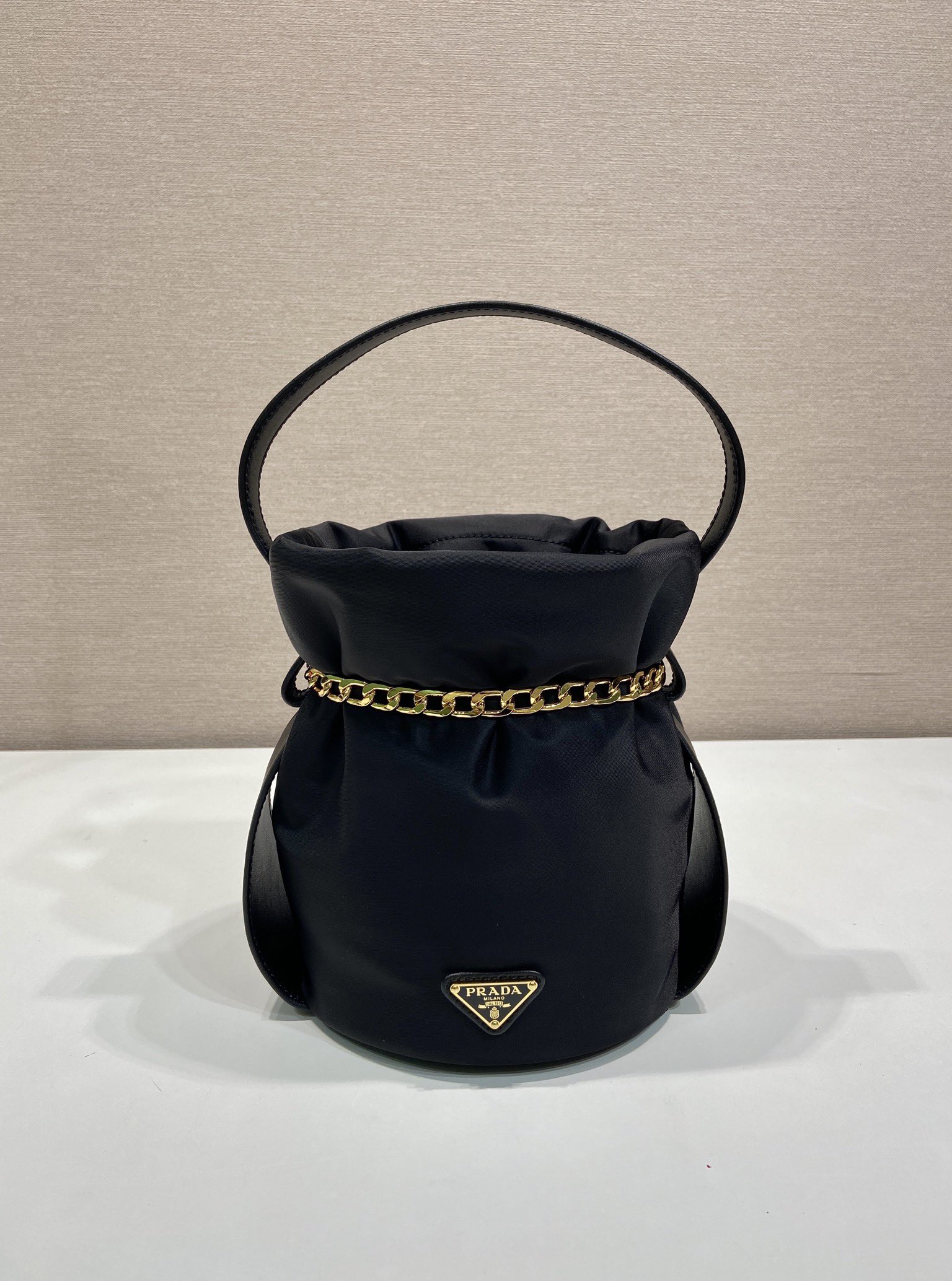 Bagsaaa Pra*a Petit Sac Noir mini bucket bag black - 20cm