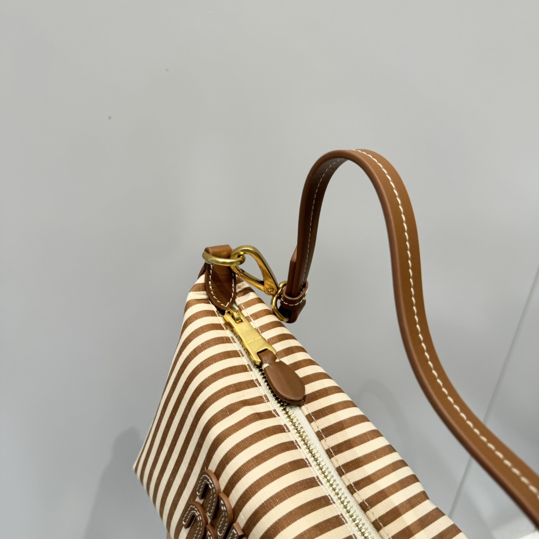 Bagsaaa Miu Miu Jacquard fabric pouch with logo 5NE841 caramel - 18.5cm