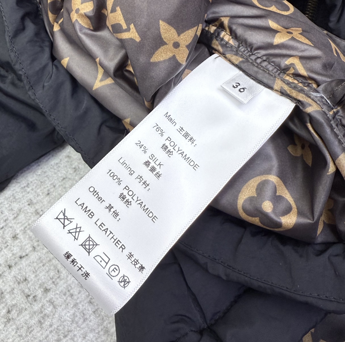 Bagsaaa L0vis Vvtt0n Short Hooded Parka in black