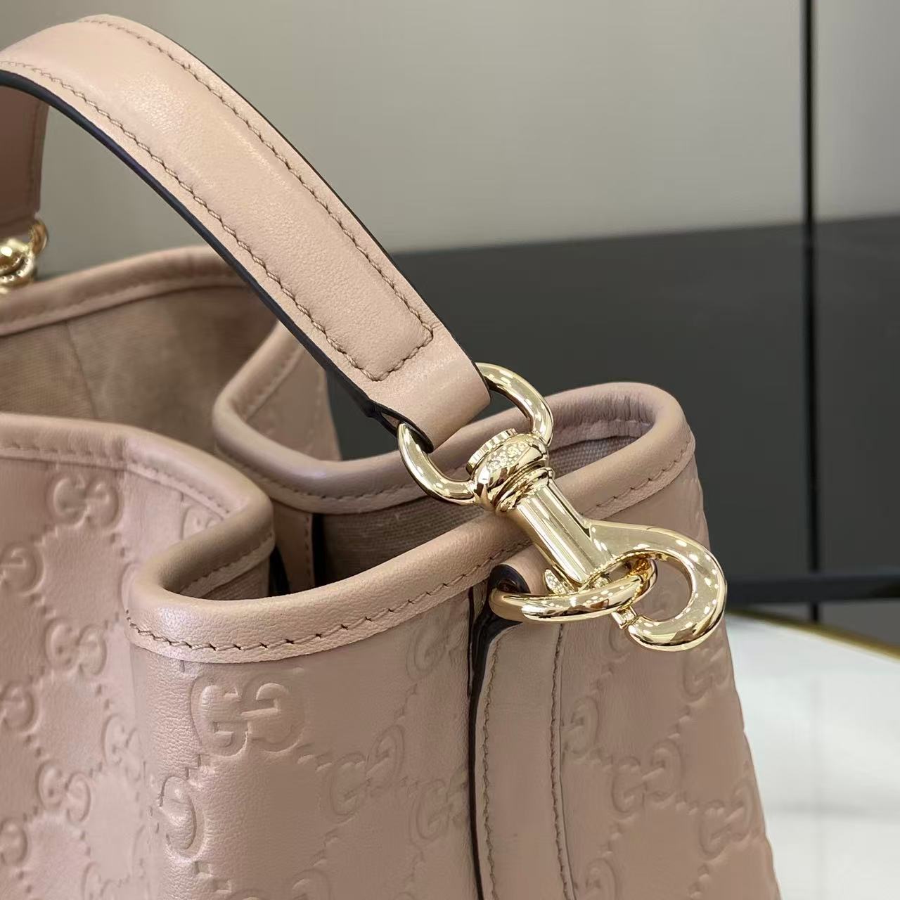Bagsaaa Gvc*1 GG Emblem Mini Bucket Bag 815118 beige pink - 19x18x11 cm