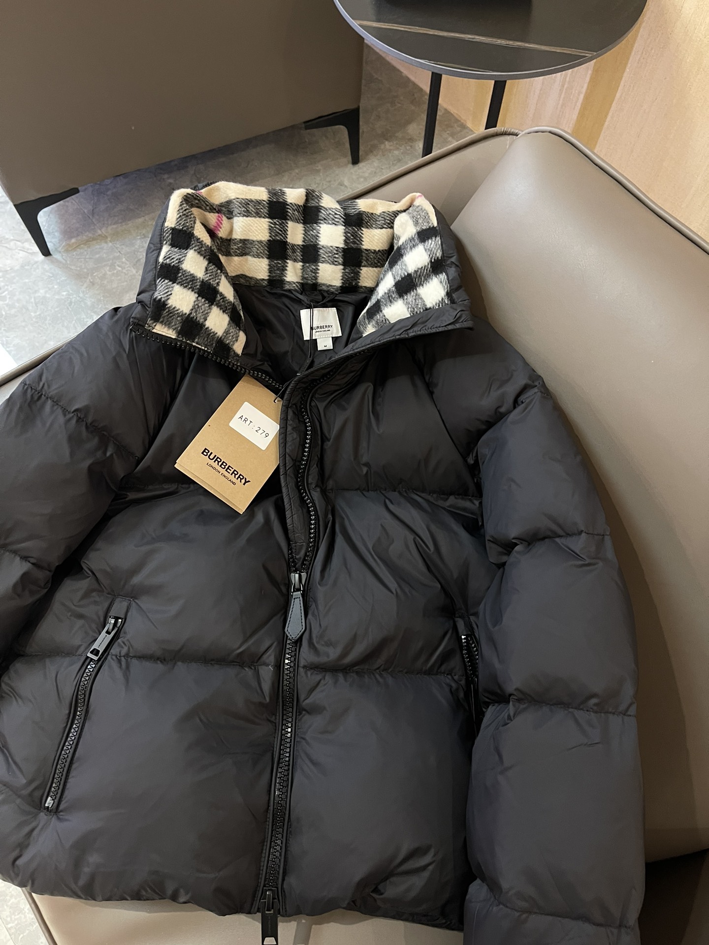 Bagsaaa Bv*b*rry Quilted Puffer Jacket with a black Vintage Check lining