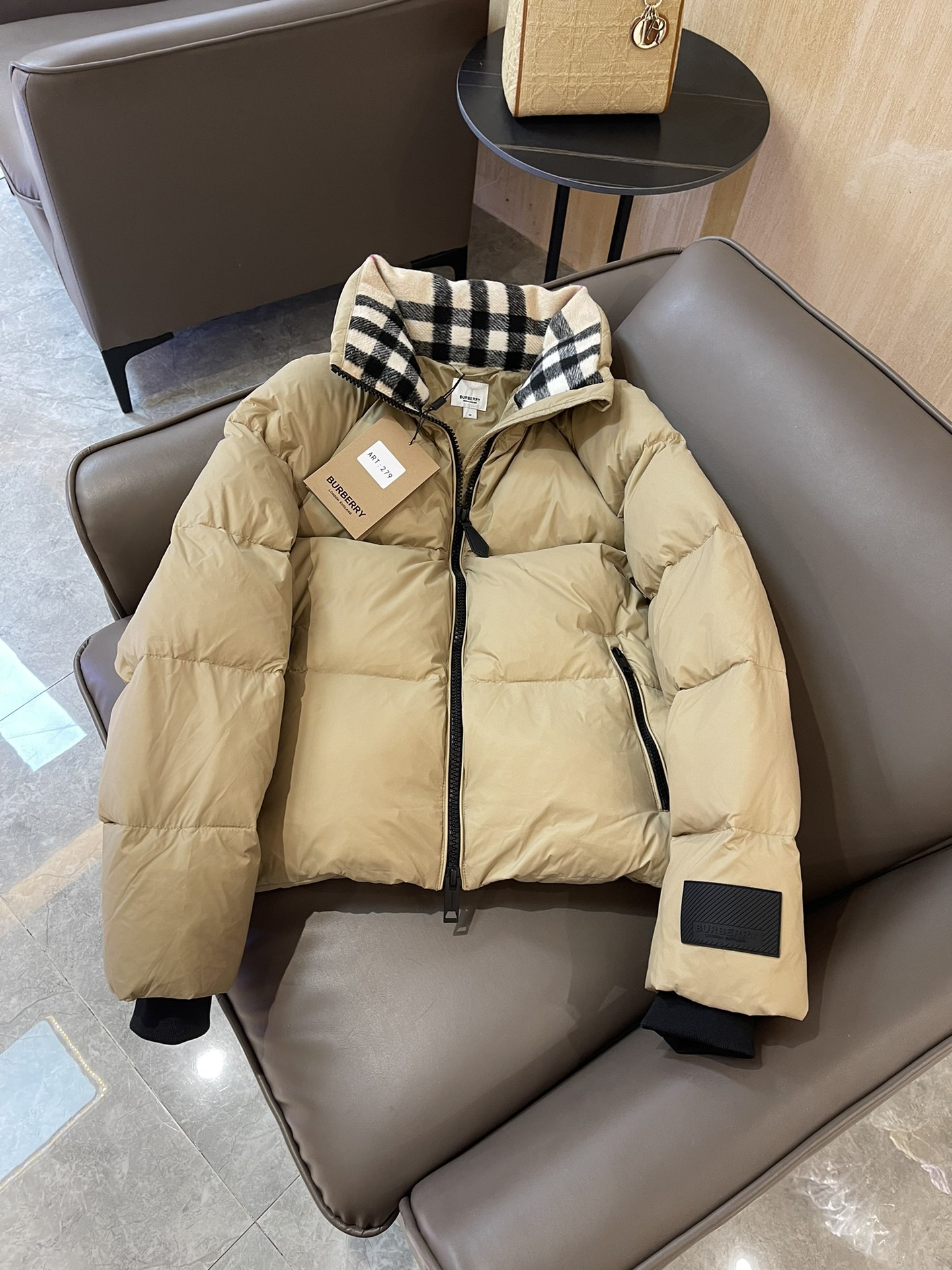 Bagsaaa Bv*b*rry Quilted Puffer Jacket beige Vintage Check lining