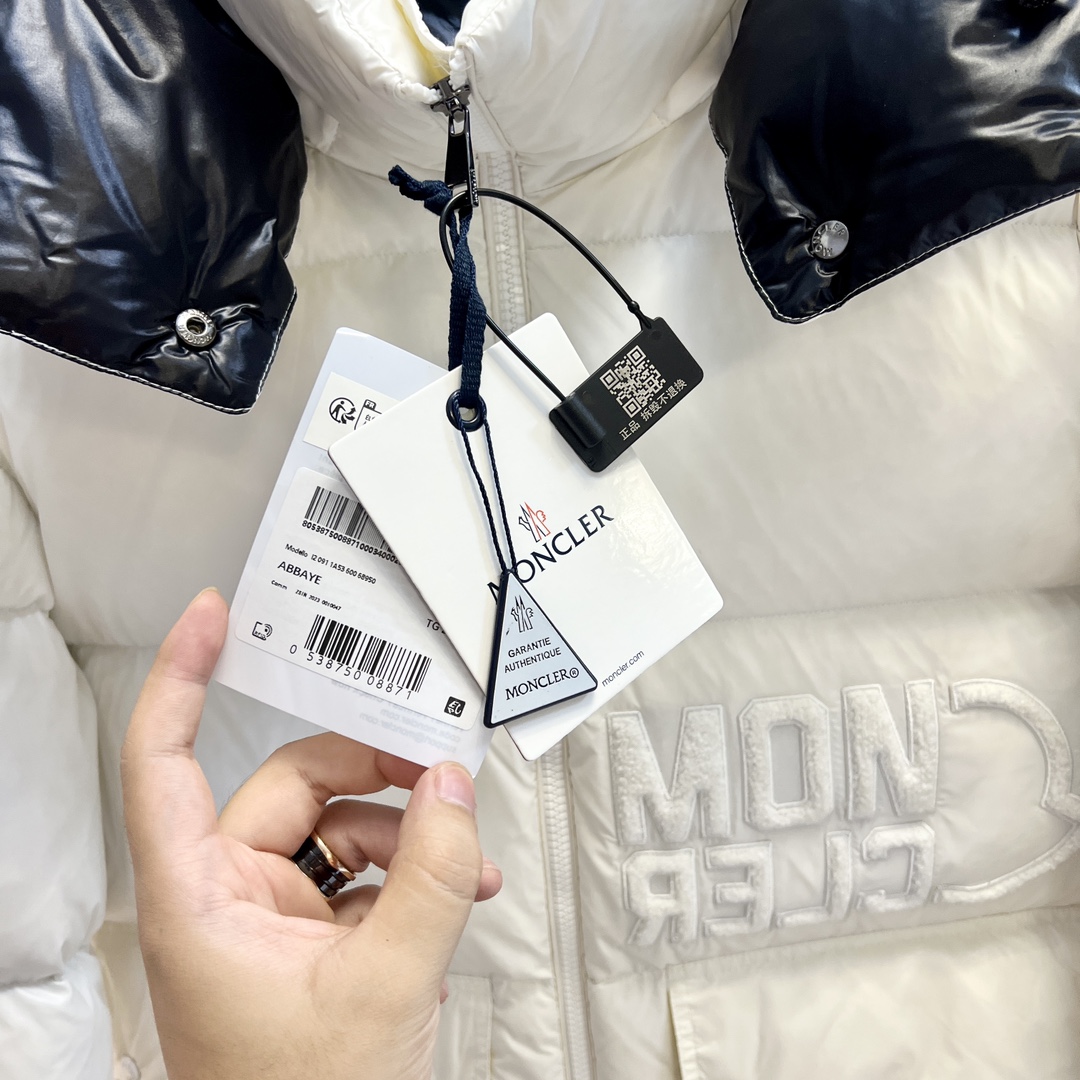 Bagsaaa white Moncler puffer jacket with black hood lining