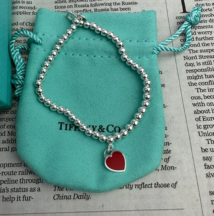 Bagsaaa Return to T*f*ny Red Heart Tag Bead Bracelet in Silver