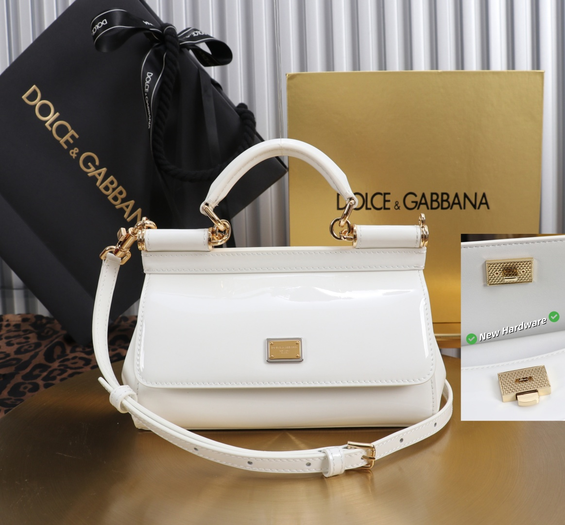 Bagsaaa Dolce & Gabbana small Sicily handbag in white patent-leather - 18cm