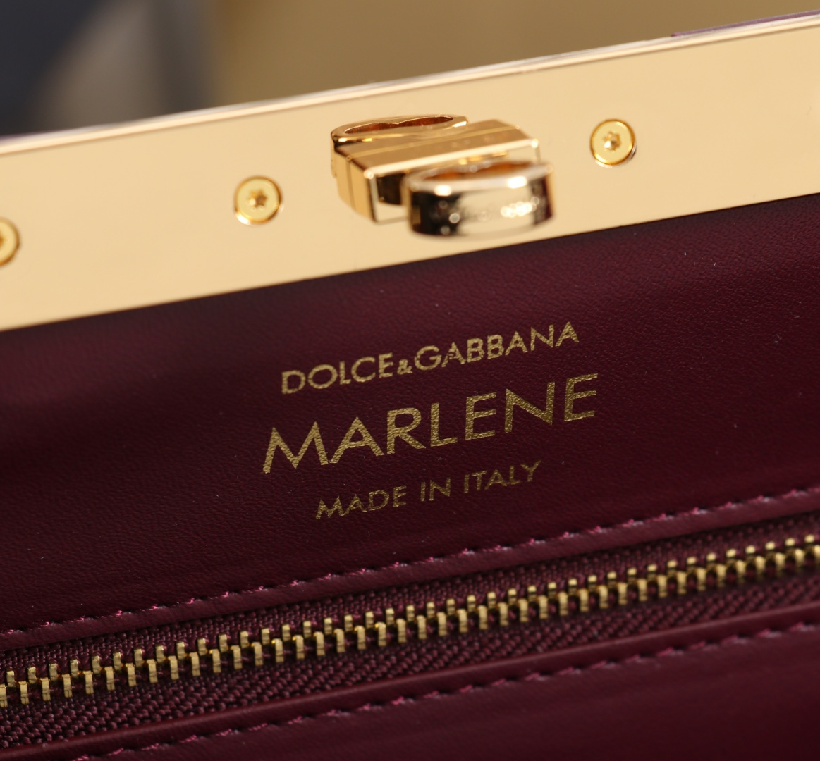 Bagsaaa Dolce & Gabbana Marlene top handle bag in burgundy - 30cm