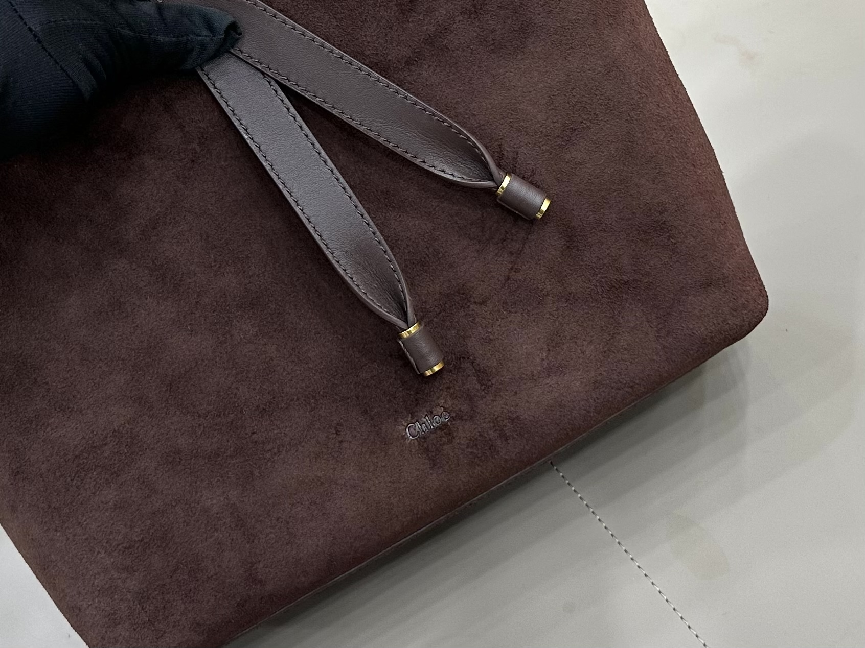 Bagsaaa Chloé small Marcie hobo bag in dark brown suede material - 29cm