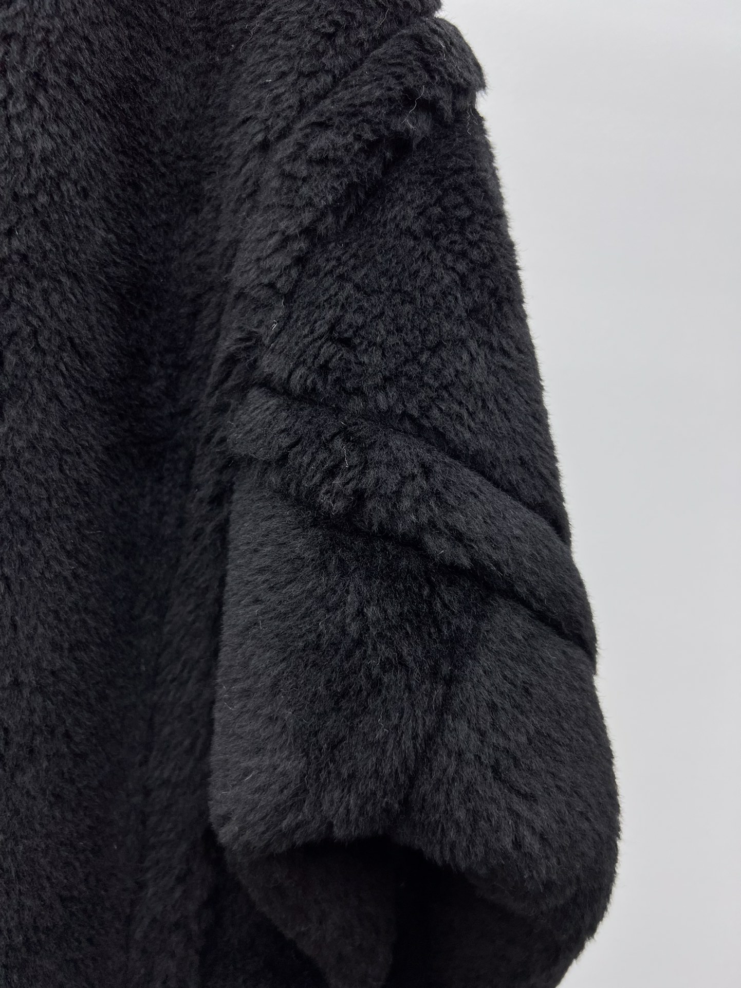 Bagsaaa Max Mara Teddy Bear Icon coat in black alpaca and wool-blend fabric
