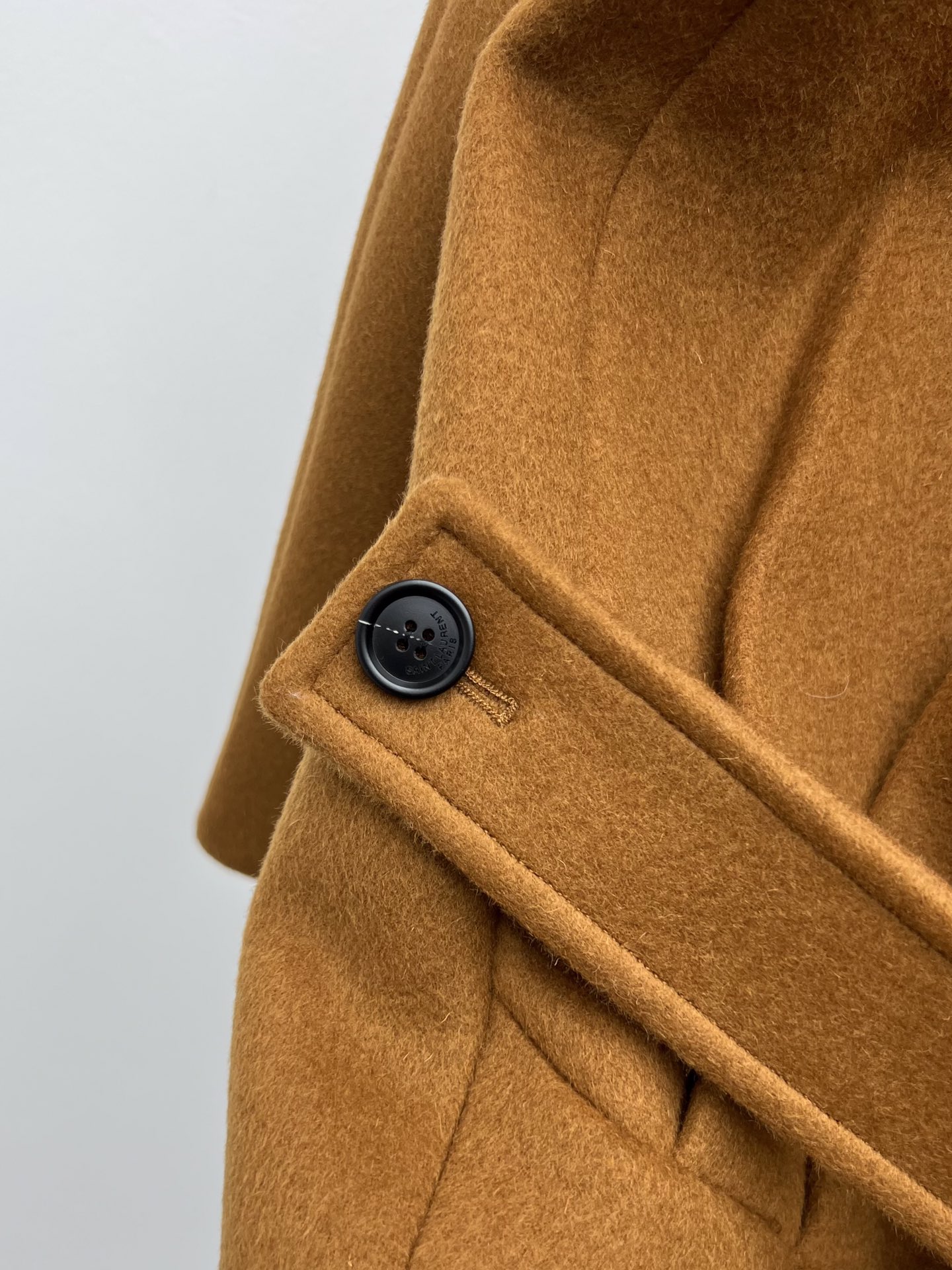 Bagsaaa Y51 Sa1nt Lau*nt coat in camel wool