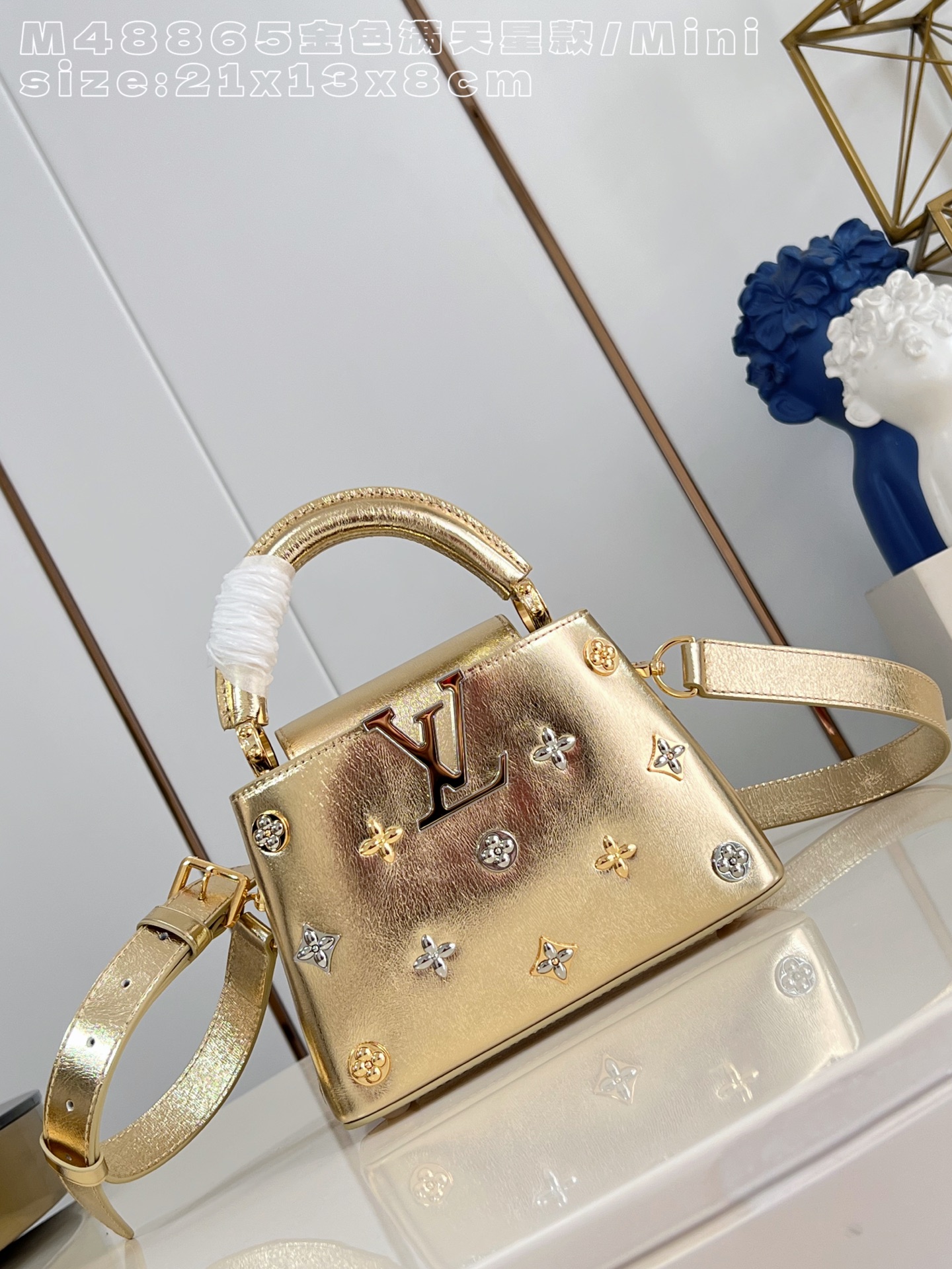 Bagsaaa L0vis Vvtt0n Capucines Mini handbag in metallic gold - 21cm