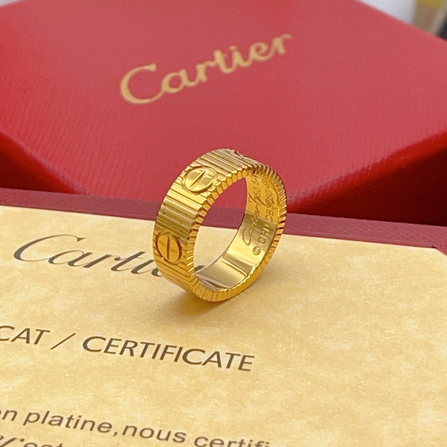 Bagsaaa Ca*t1er Love Unlimited Ring gold color