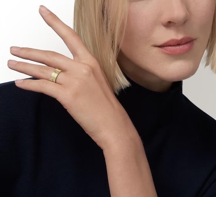 Bagsaaa Ca*t1er Love Unlimited Ring gold color