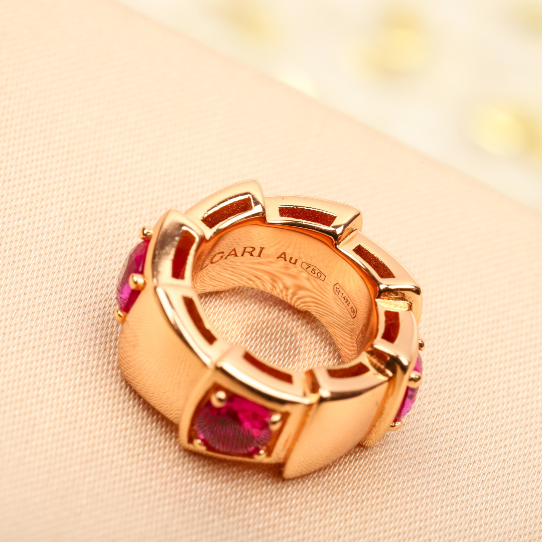 Bagsaaa Bv1g*ai Rose Gold and Ruby Serpenti Viper Pendant Necklace
